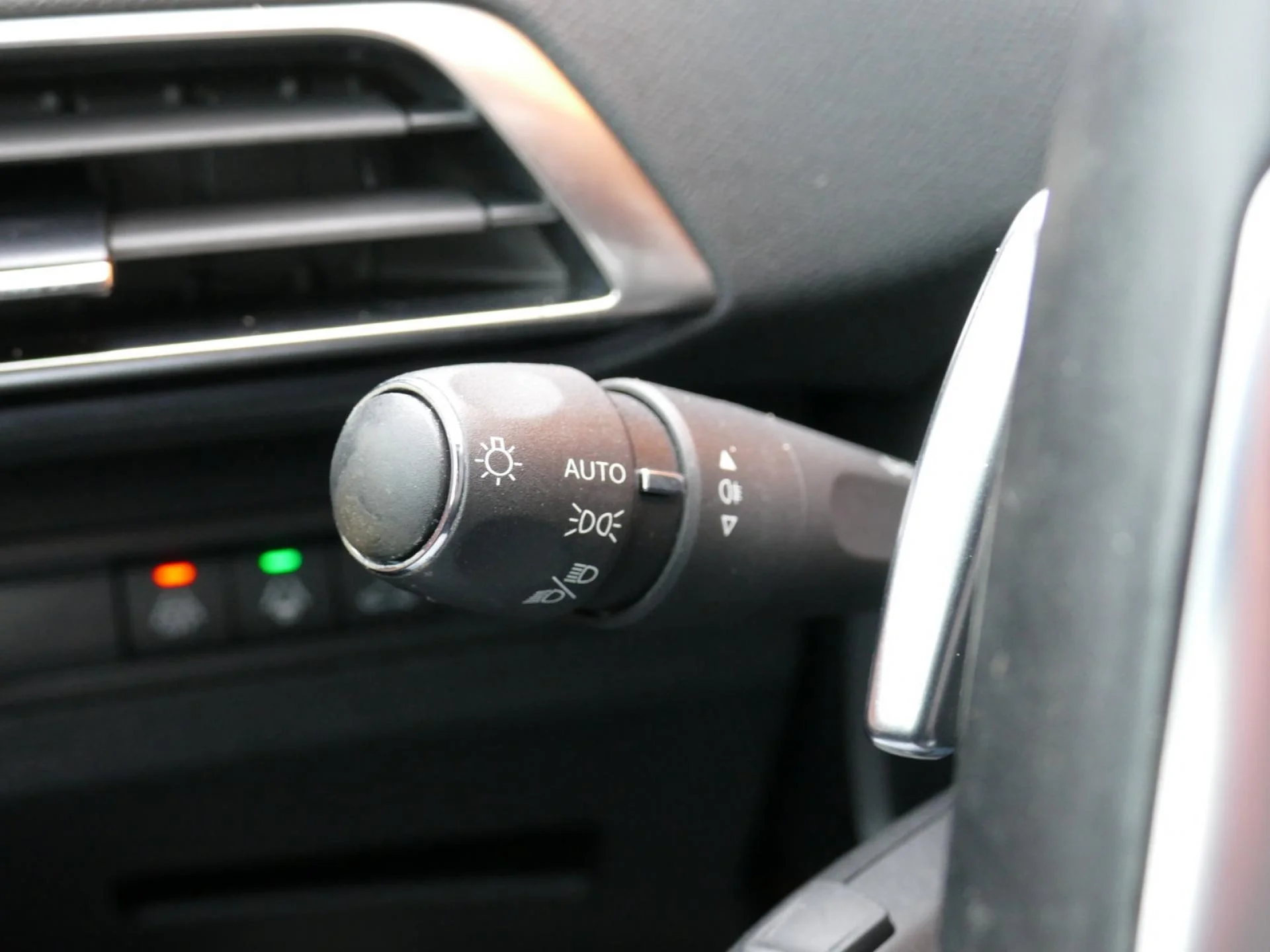 PEUGEOT 3008 - Miniature 25 sur 36 - Cliquer pour voir cette photo