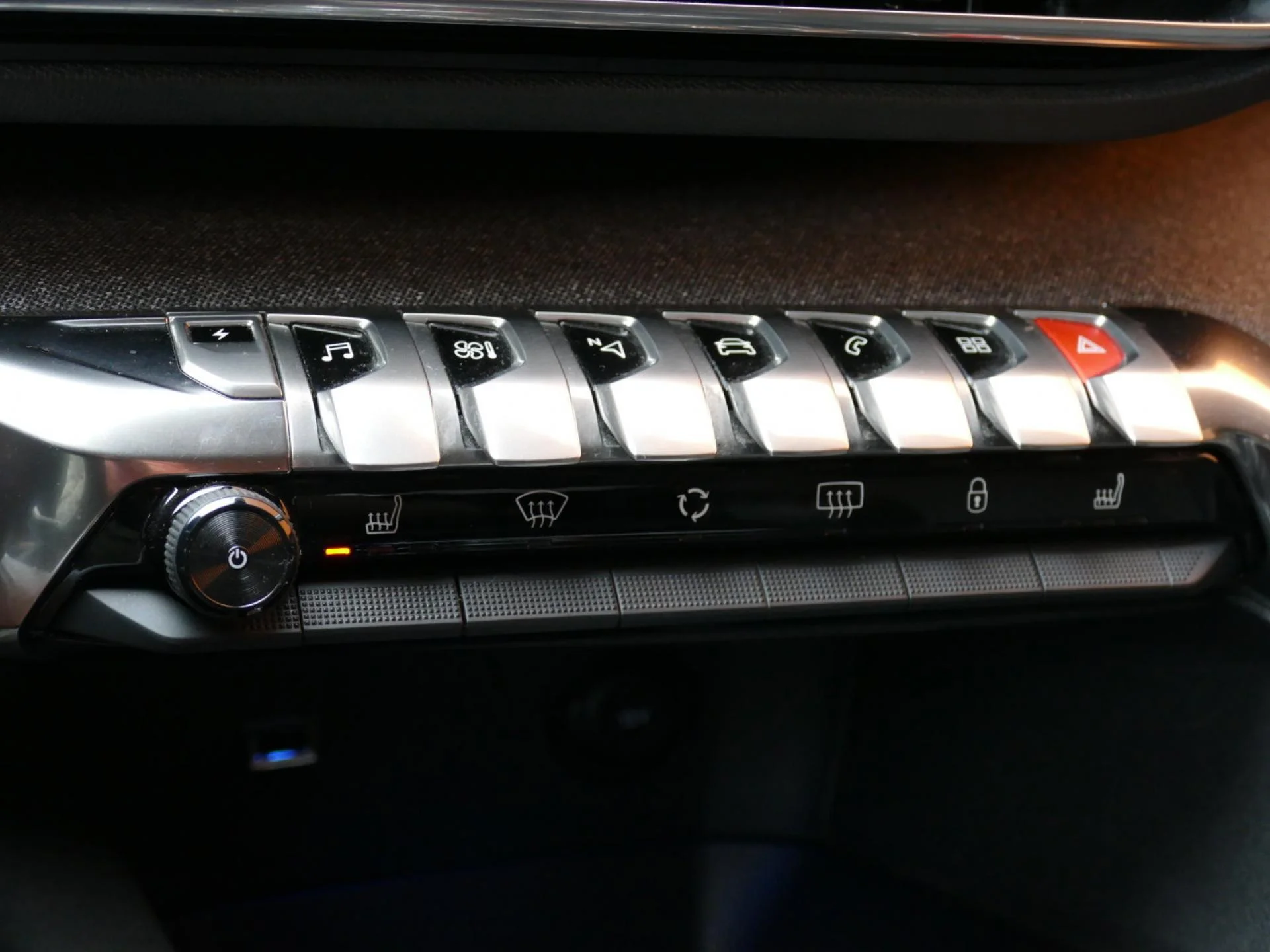 PEUGEOT 3008 - Miniature 15 sur 32 - Cliquer pour voir cette photo