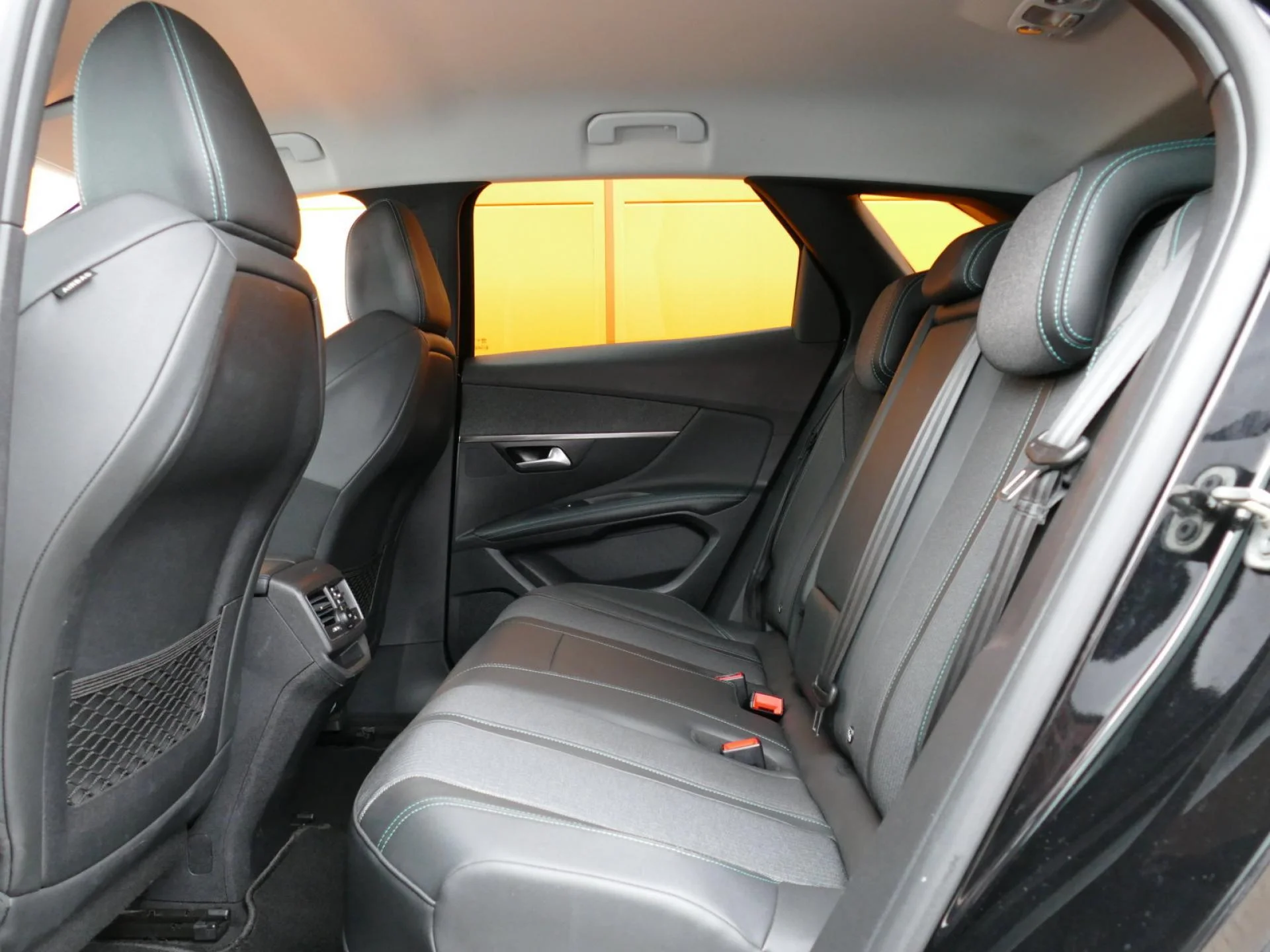 PEUGEOT 3008 - Miniature 7 sur 32 - Cliquer pour voir cette photo