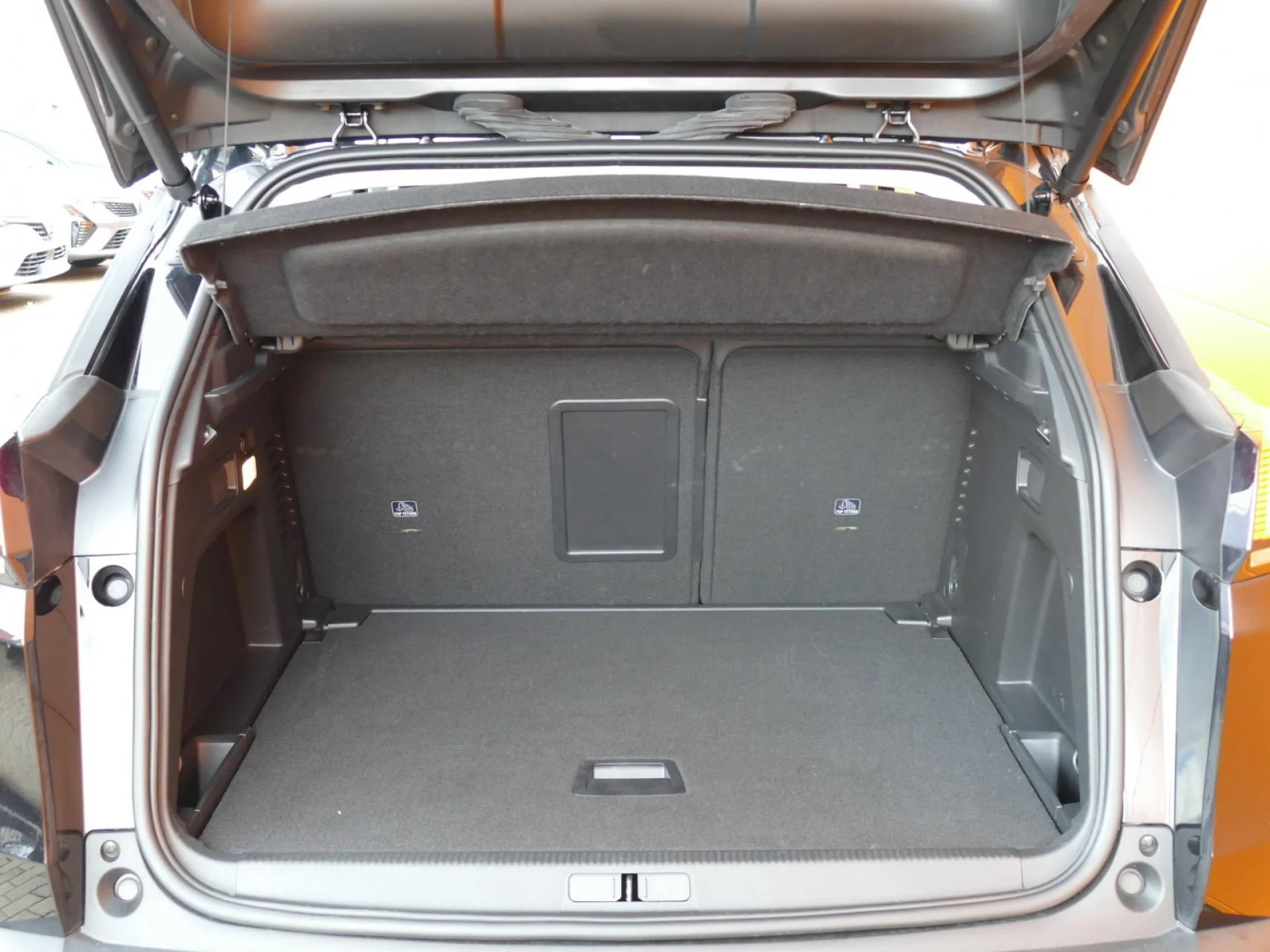 PEUGEOT 3008 - Miniature 8 sur 32 - Cliquer pour voir cette photo