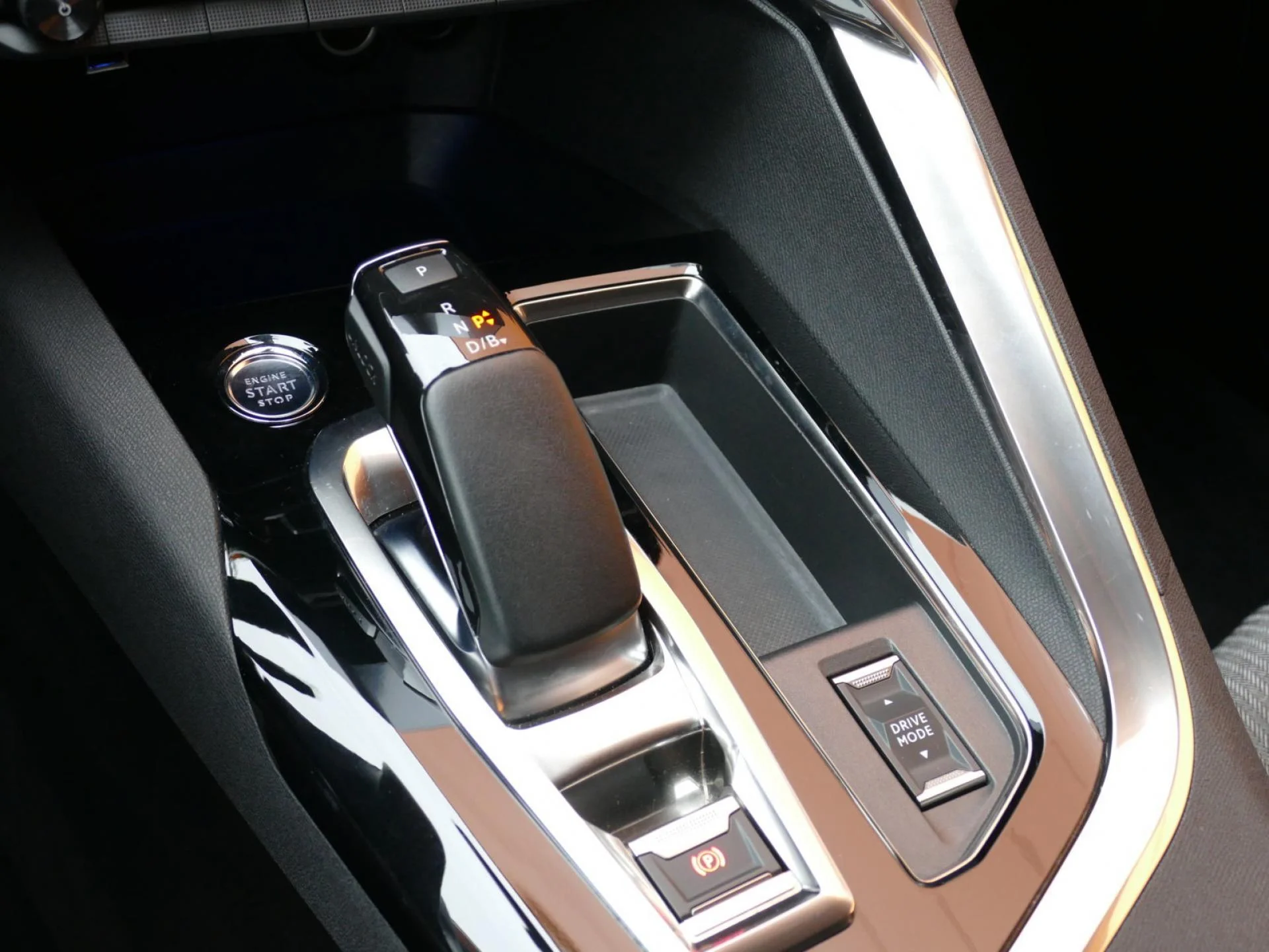 PEUGEOT 3008 - Miniature 20 sur 32 - Cliquer pour voir cette photo