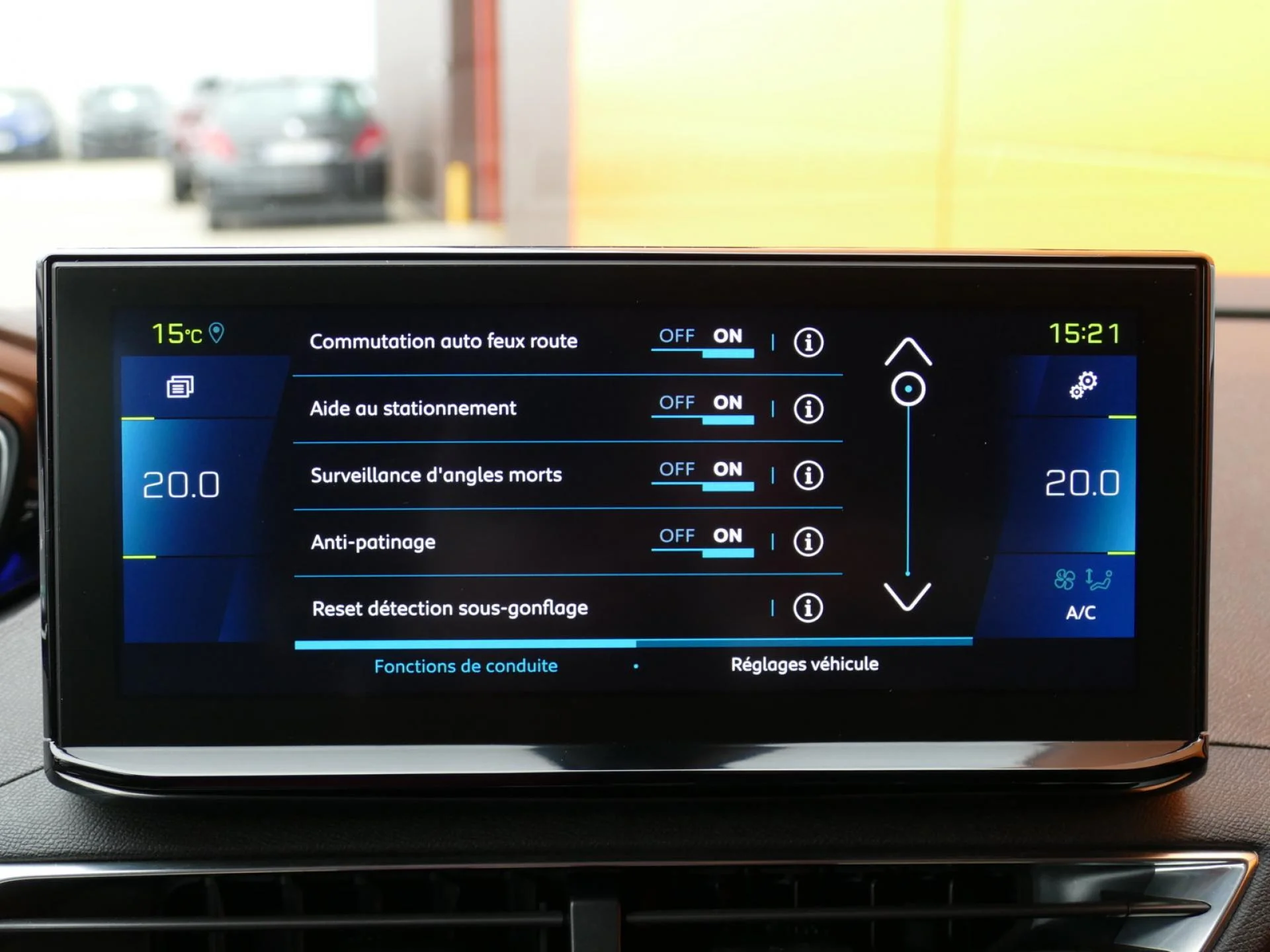 PEUGEOT 3008 - Miniature 12 sur 32 - Cliquer pour voir cette photo