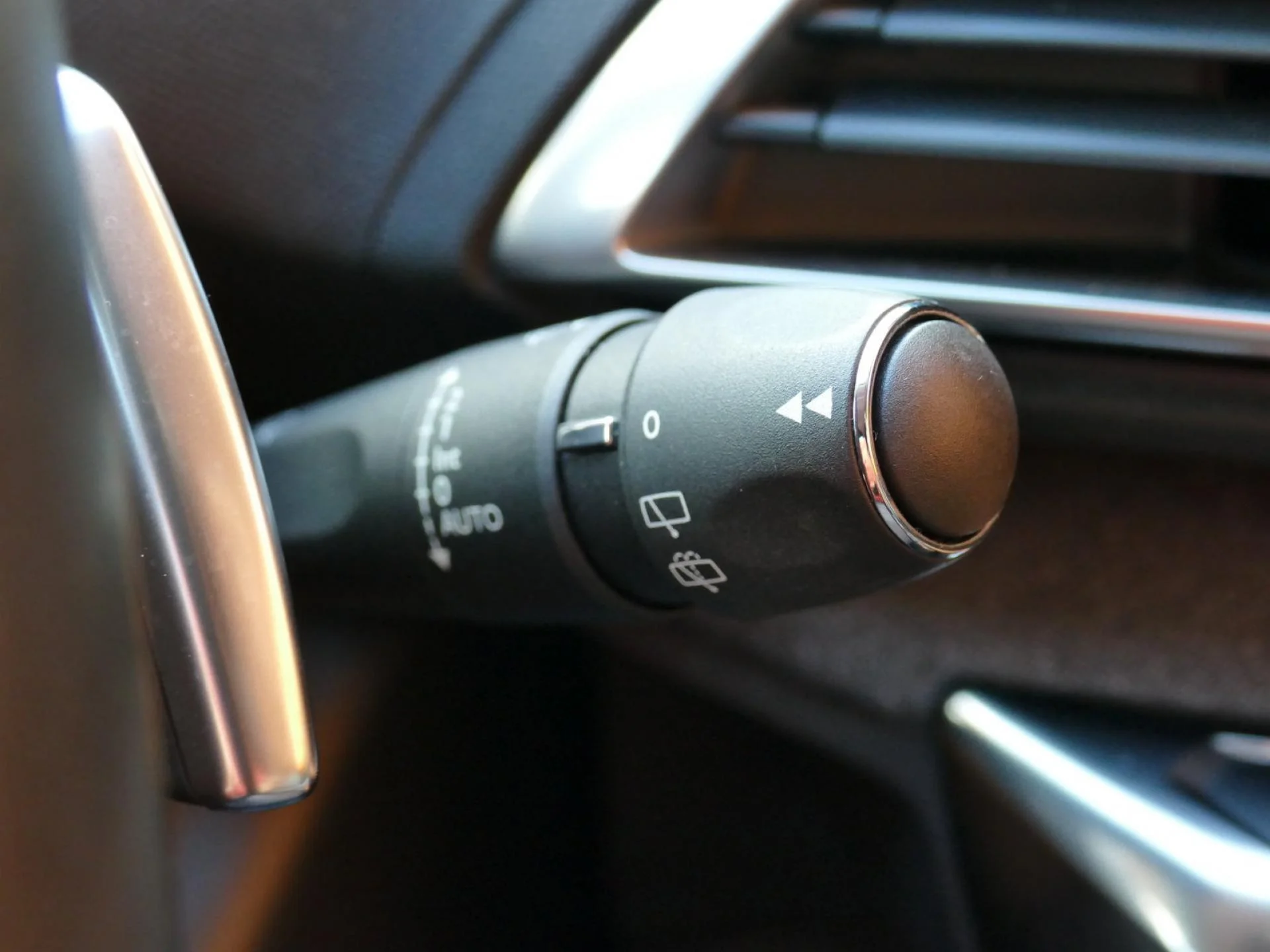 PEUGEOT 3008 - Miniature 24 sur 32 - Cliquer pour voir cette photo