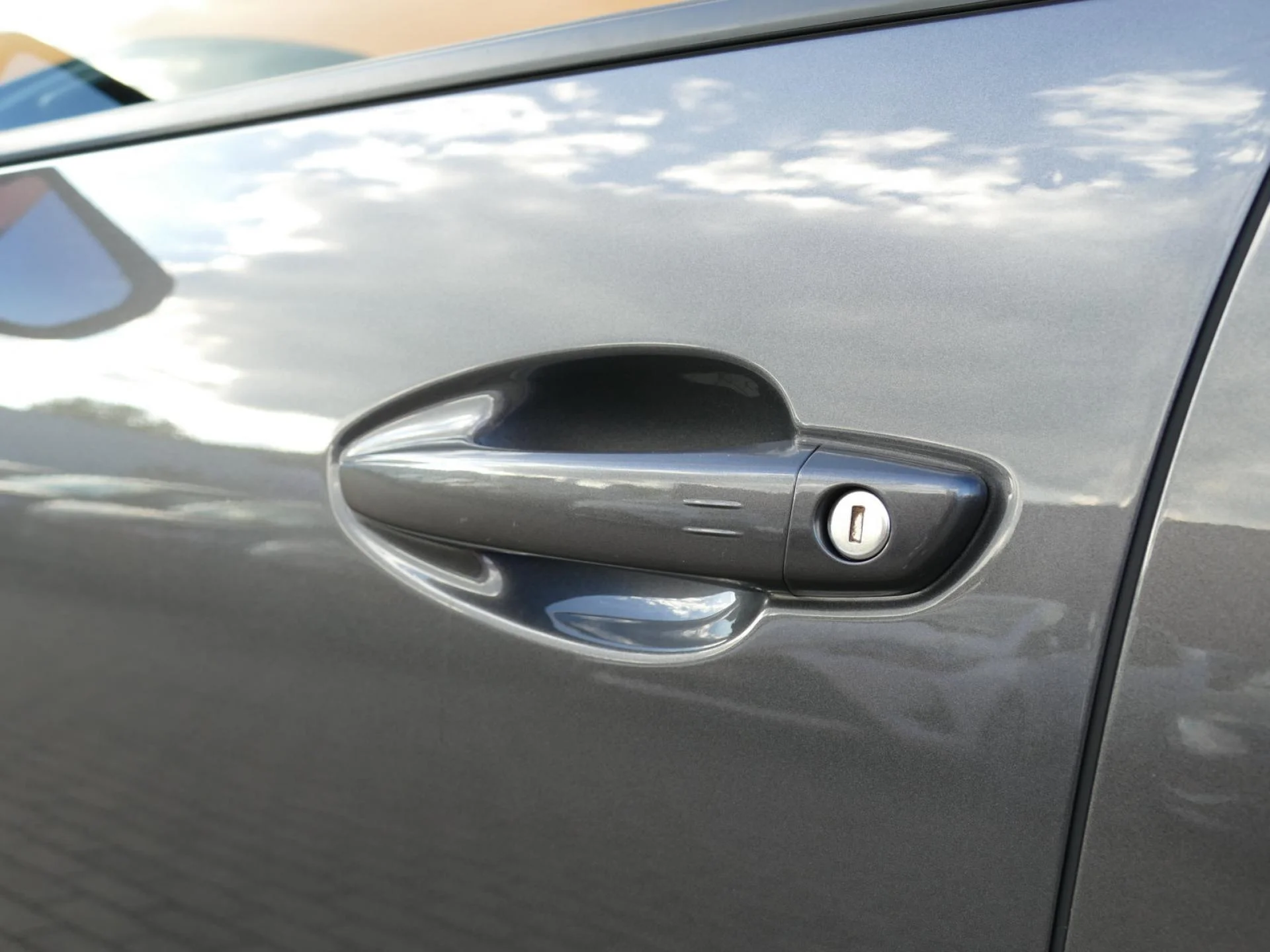 PEUGEOT 3008 - Miniature 27 sur 32 - Cliquer pour voir cette photo