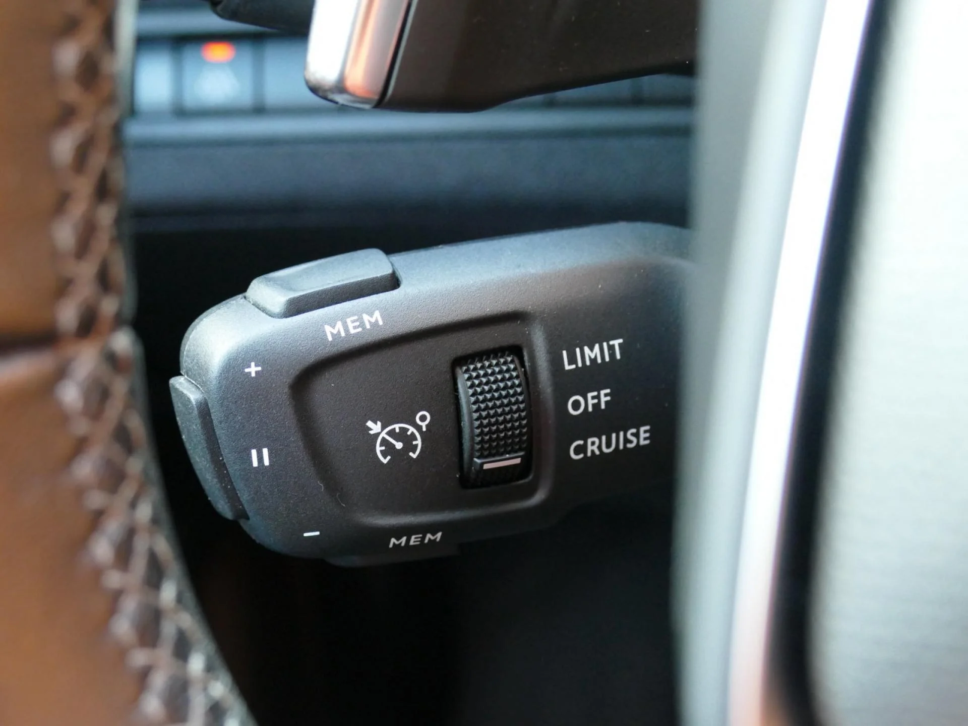 PEUGEOT 3008 - Miniature 23 sur 32 - Cliquer pour voir cette photo