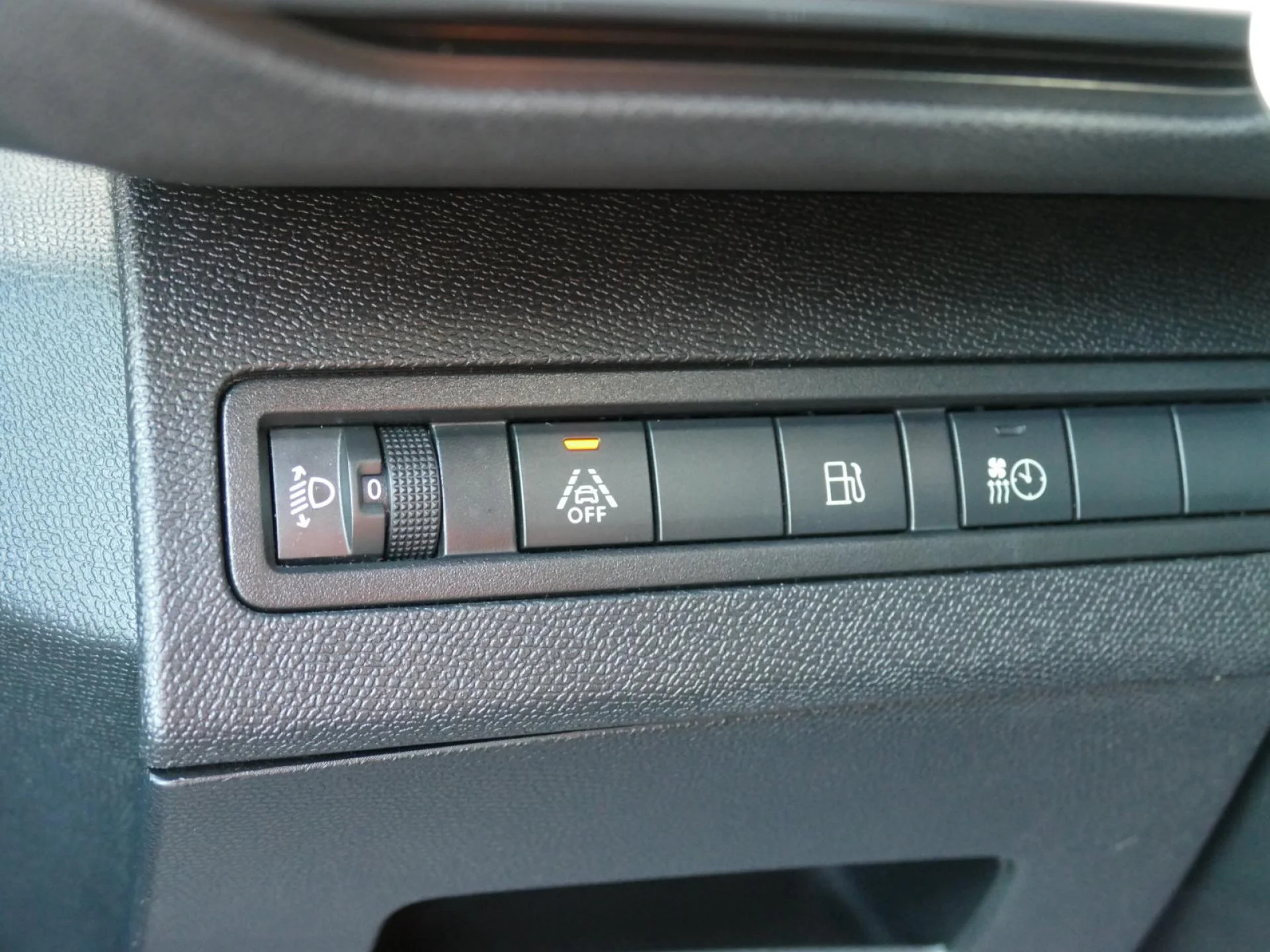PEUGEOT 3008 - Miniature 21 sur 32 - Cliquer pour voir cette photo