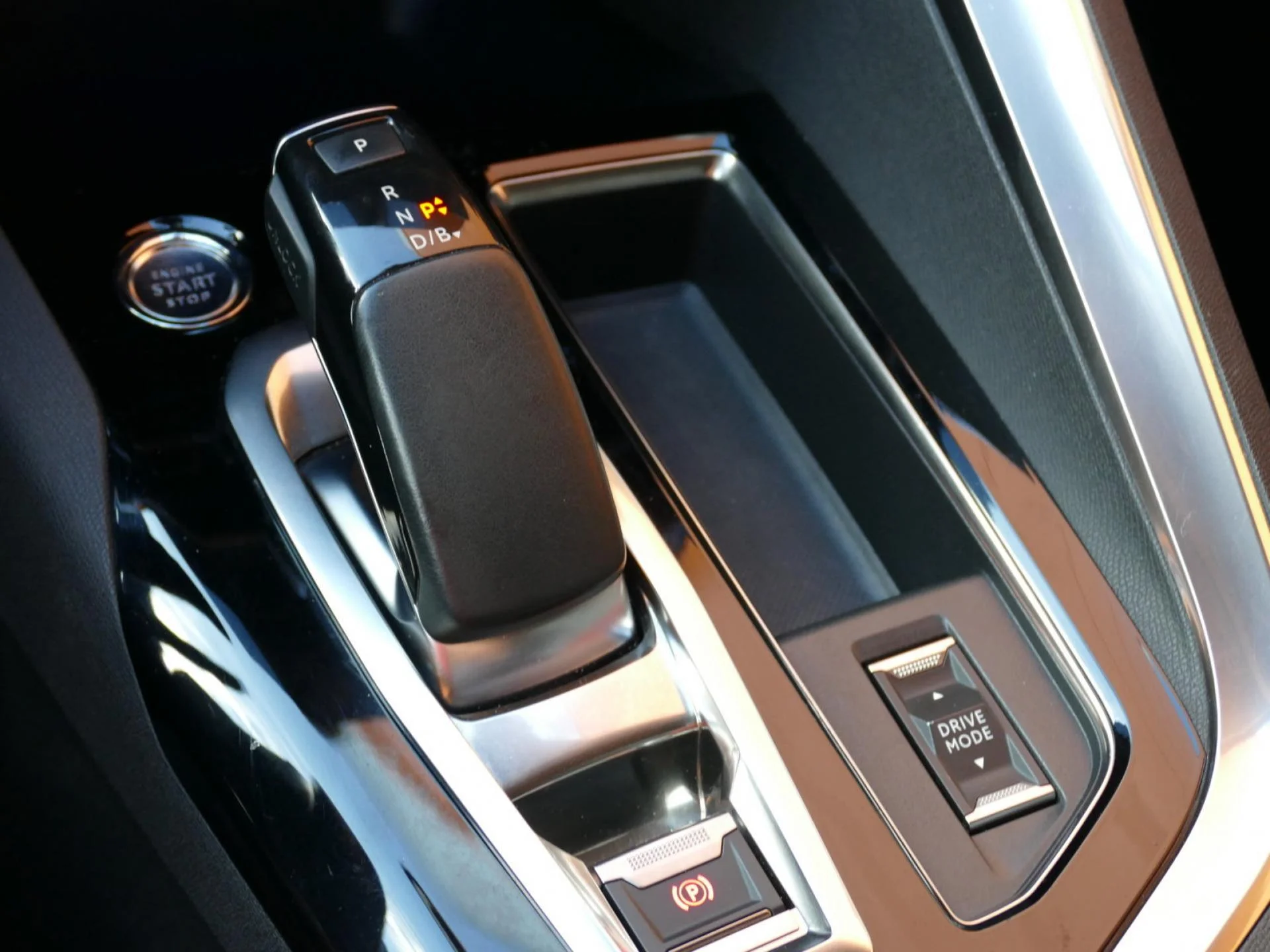 PEUGEOT 3008 - Miniature 20 sur 32 - Cliquer pour voir cette photo