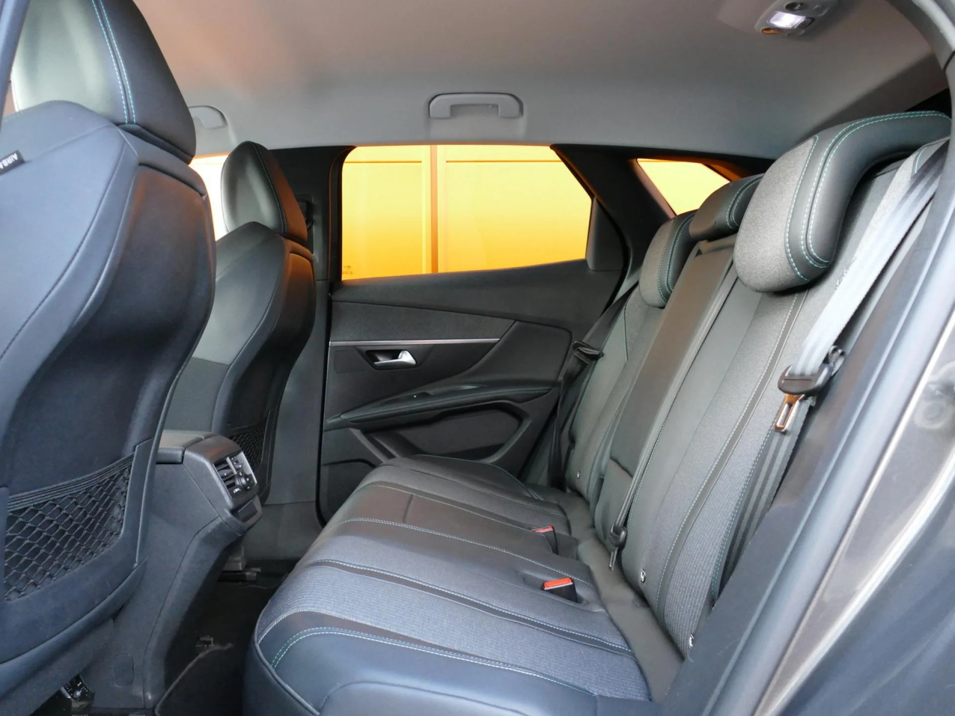 PEUGEOT 3008 - Miniature 7 sur 32 - Cliquer pour voir cette photo