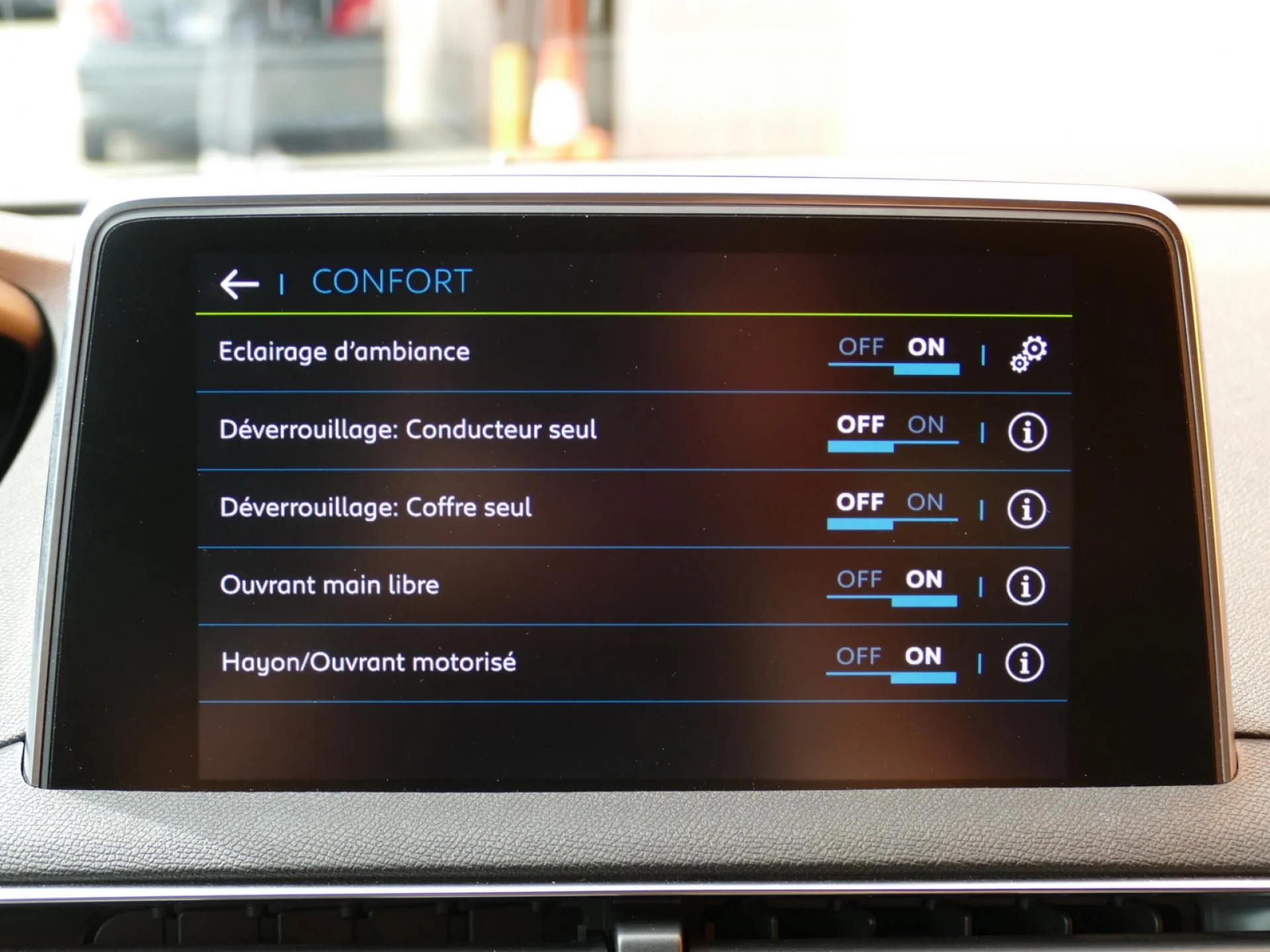 PEUGEOT 3008 - Miniature 13 sur 32 - Cliquer pour voir cette photo