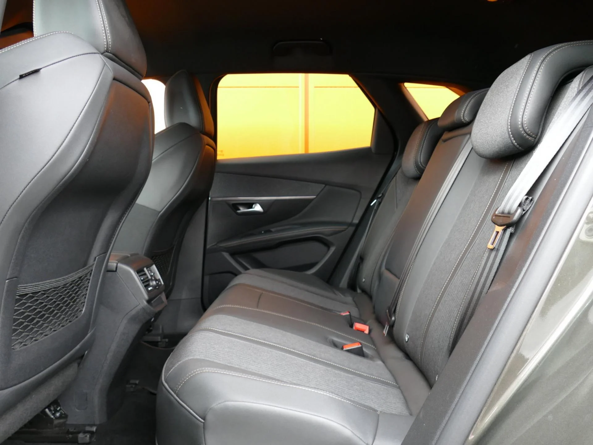 PEUGEOT 3008 - Miniature 7 sur 32 - Cliquer pour voir cette photo