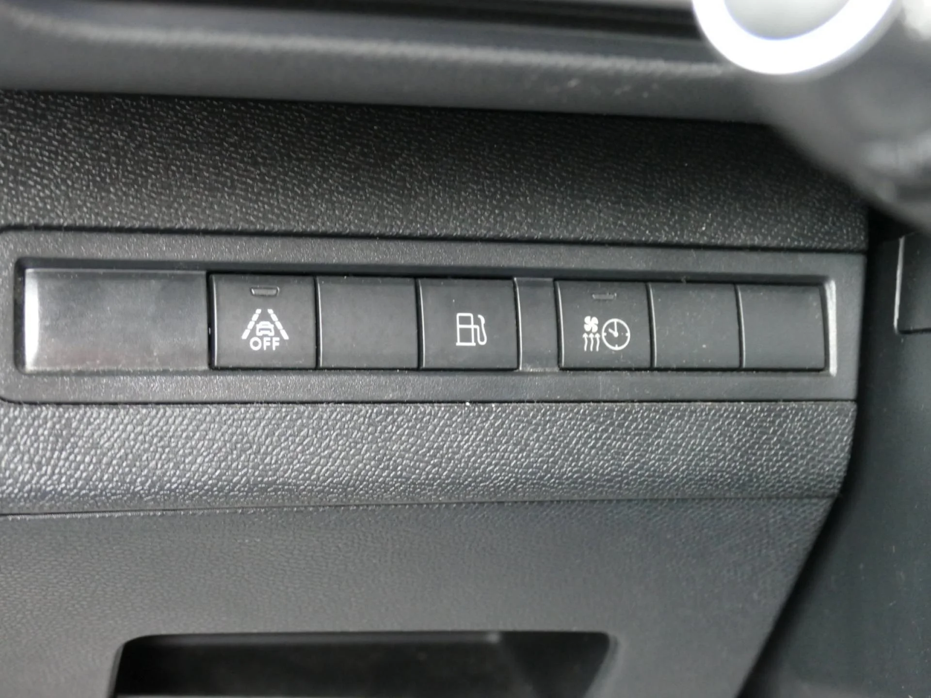 PEUGEOT 3008 - Miniature 21 sur 34 - Cliquer pour voir cette photo