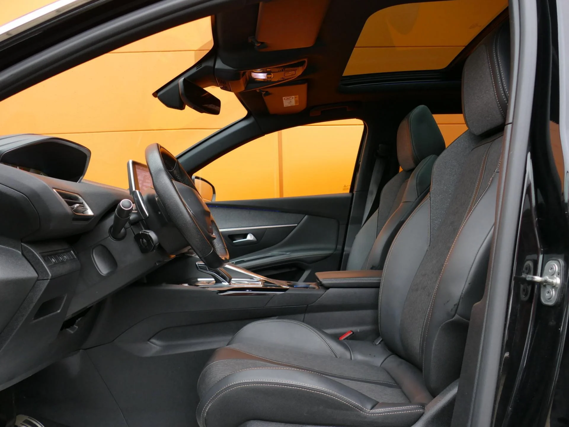 PEUGEOT 3008 - Miniature 6 sur 34 - Cliquer pour voir cette photo