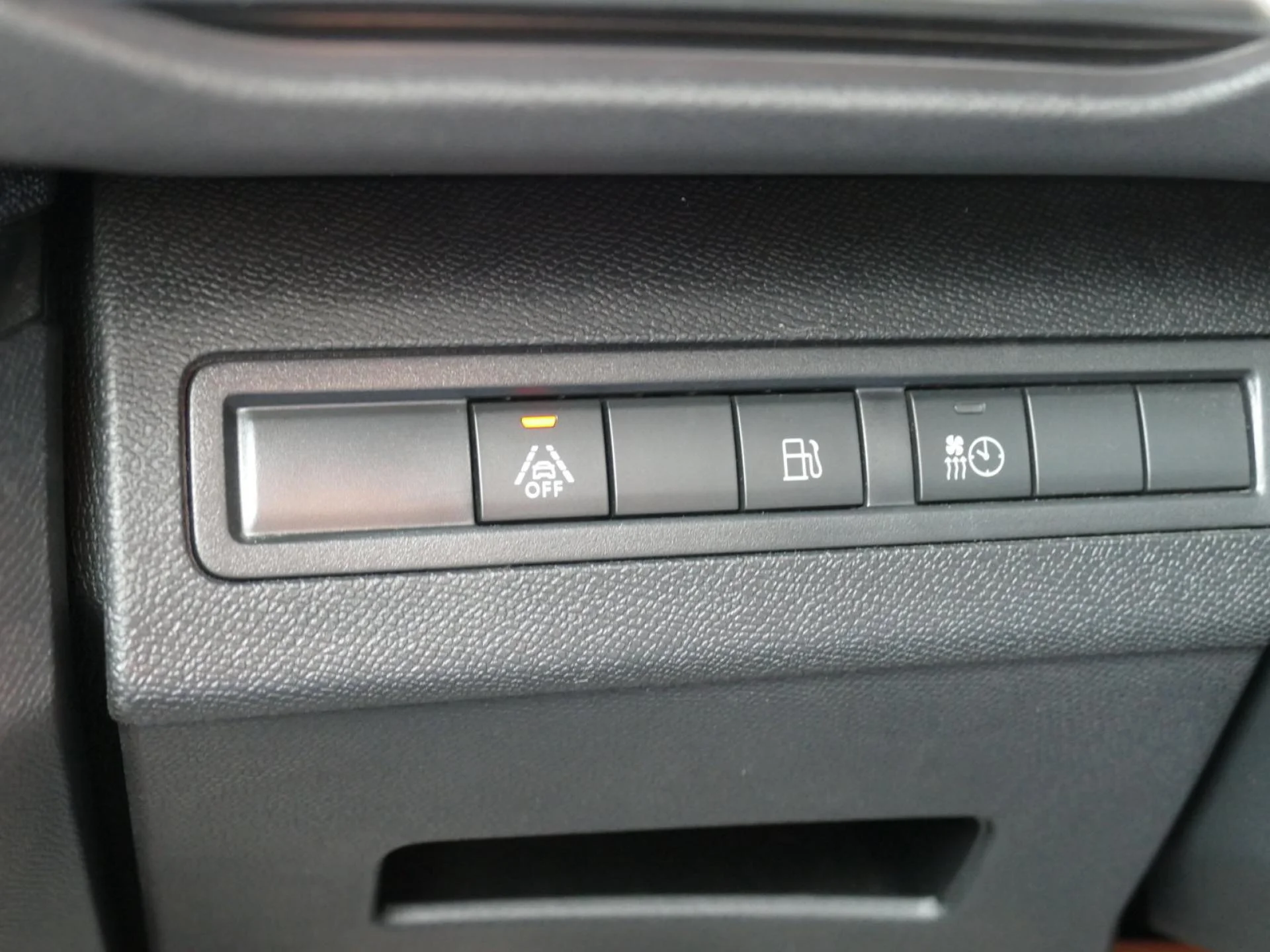 PEUGEOT 3008 - Miniature 25 sur 34 - Cliquer pour voir cette photo