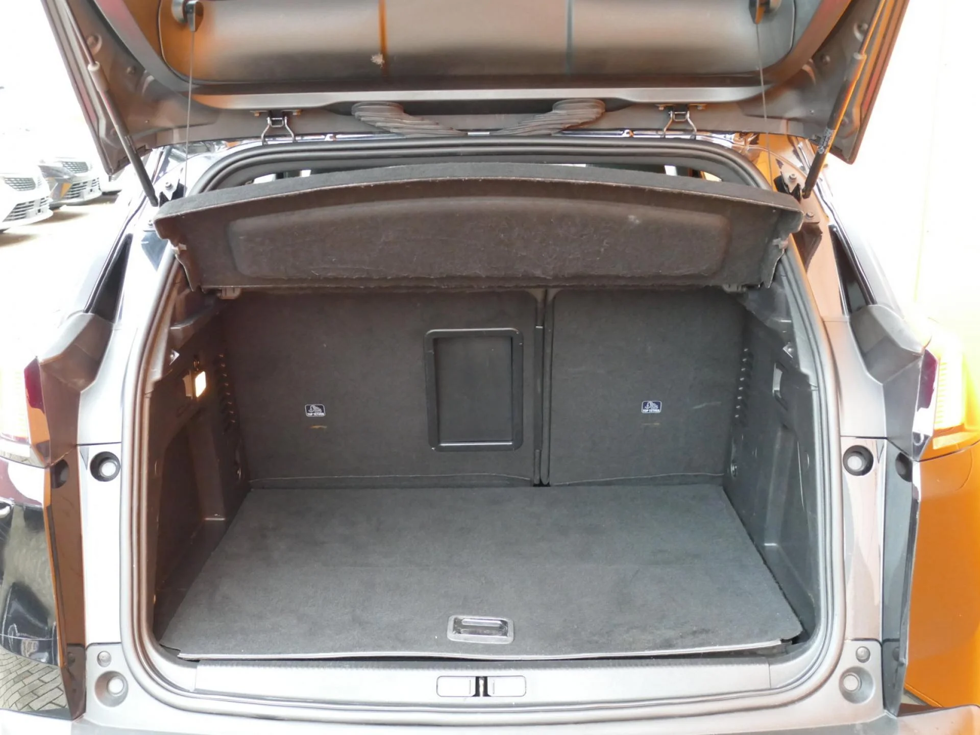 PEUGEOT 3008 - Miniature 8 sur 34 - Cliquer pour voir cette photo