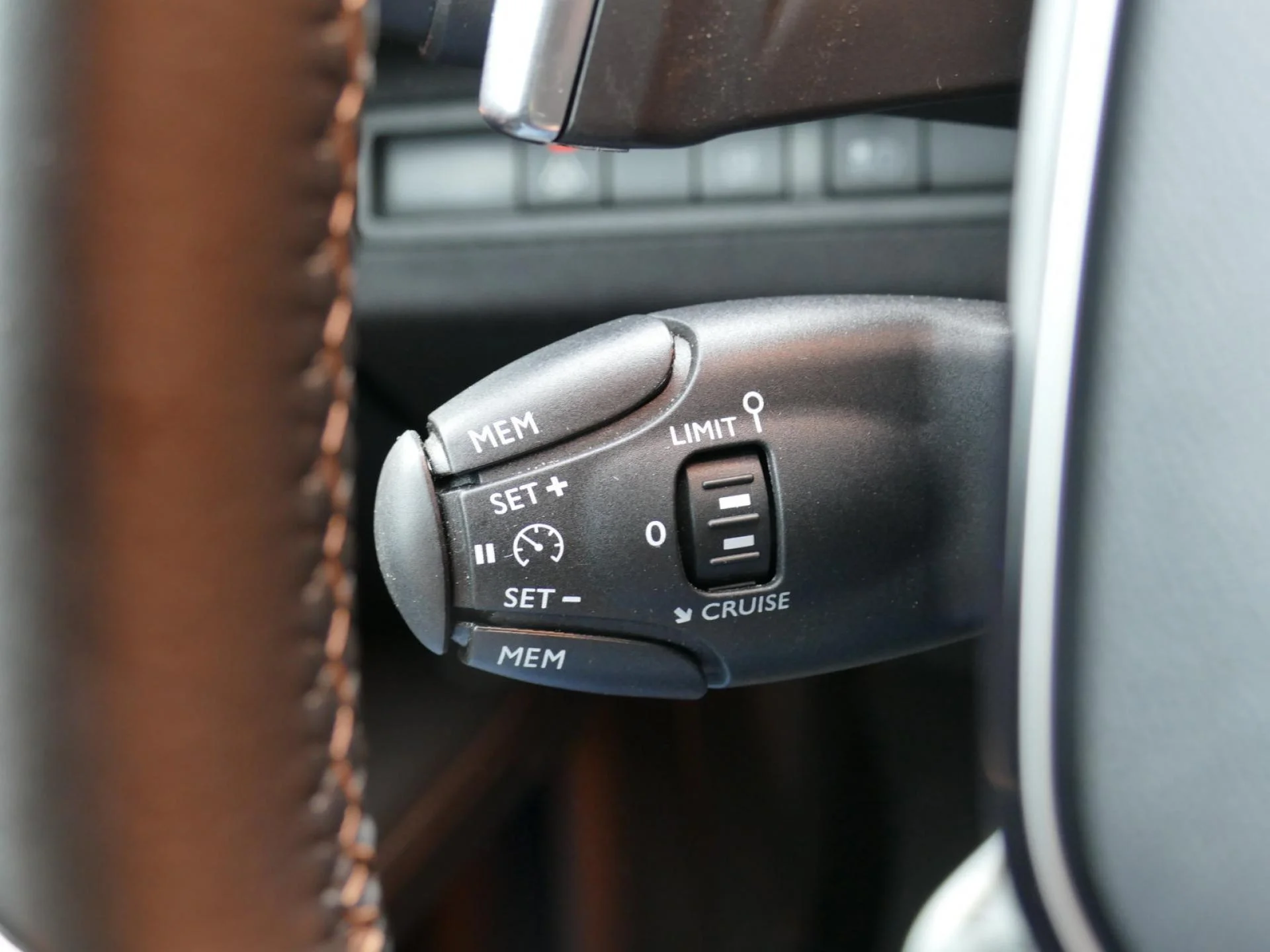 PEUGEOT 3008 - Miniature 5 sur 34 - Cliquer pour voir cette photo