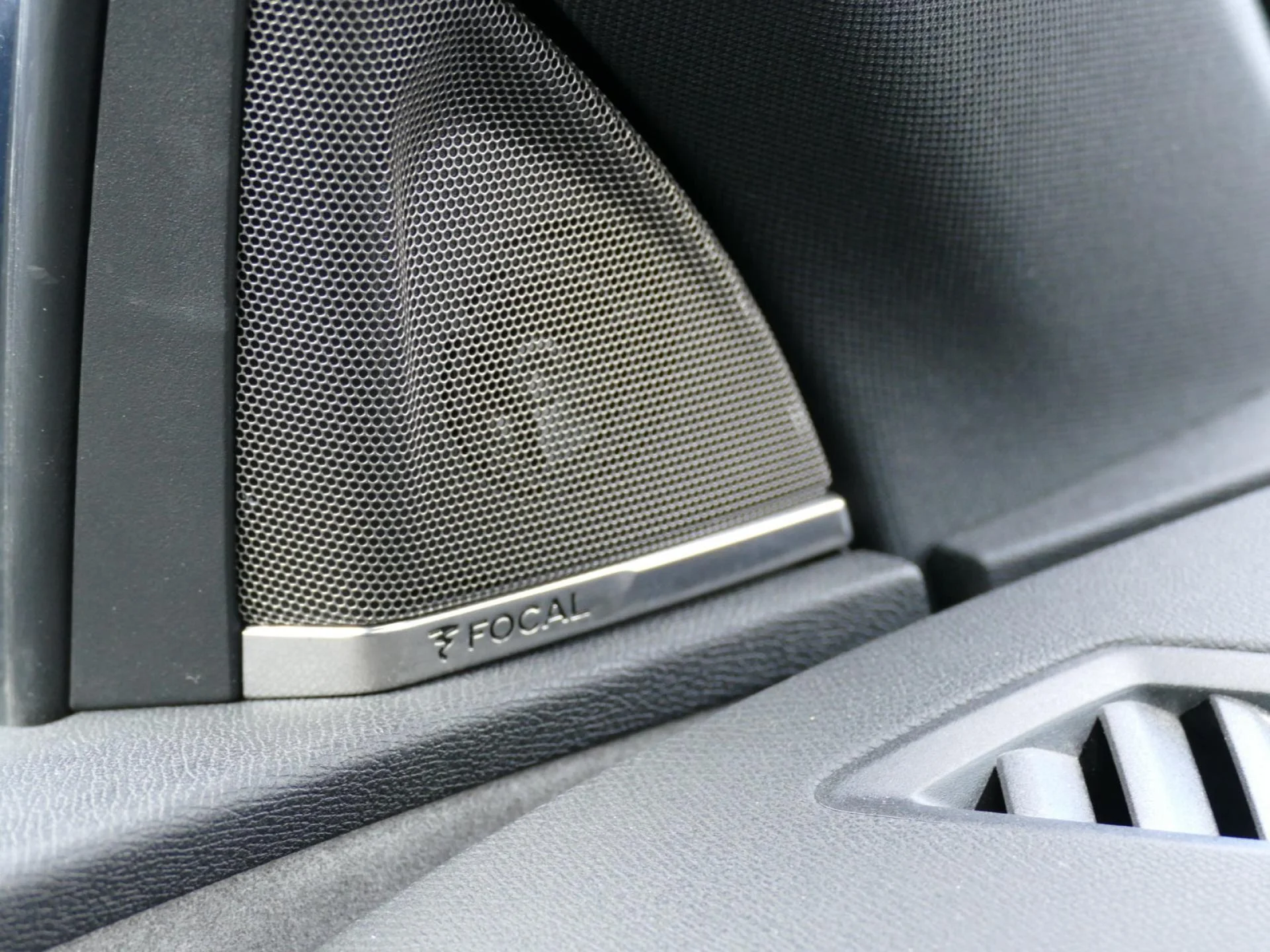PEUGEOT 3008 - Miniature 20 sur 36 - Cliquer pour voir cette photo