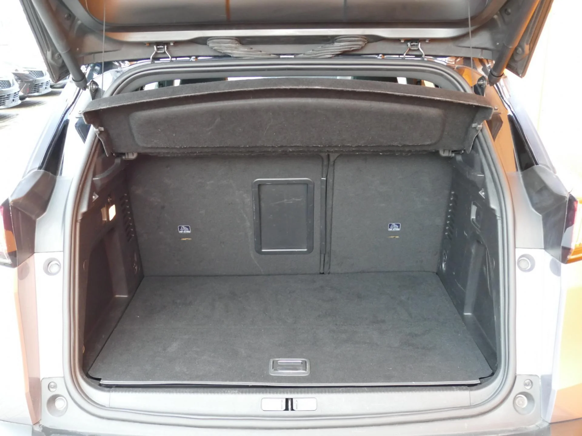 PEUGEOT 3008 - Miniature 8 sur 36 - Cliquer pour voir cette photo