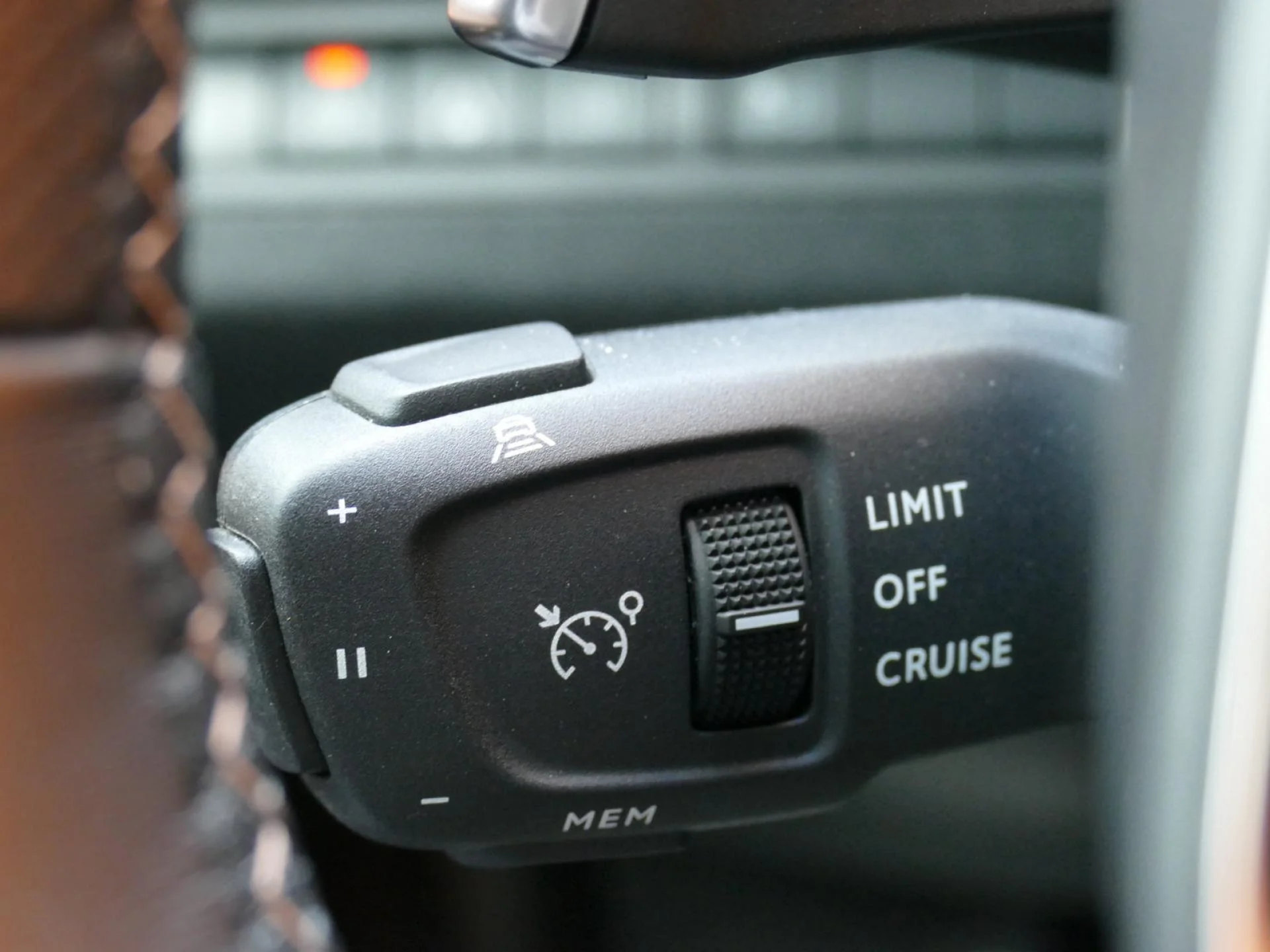PEUGEOT 3008 - Miniature 25 sur 36 - Cliquer pour voir cette photo