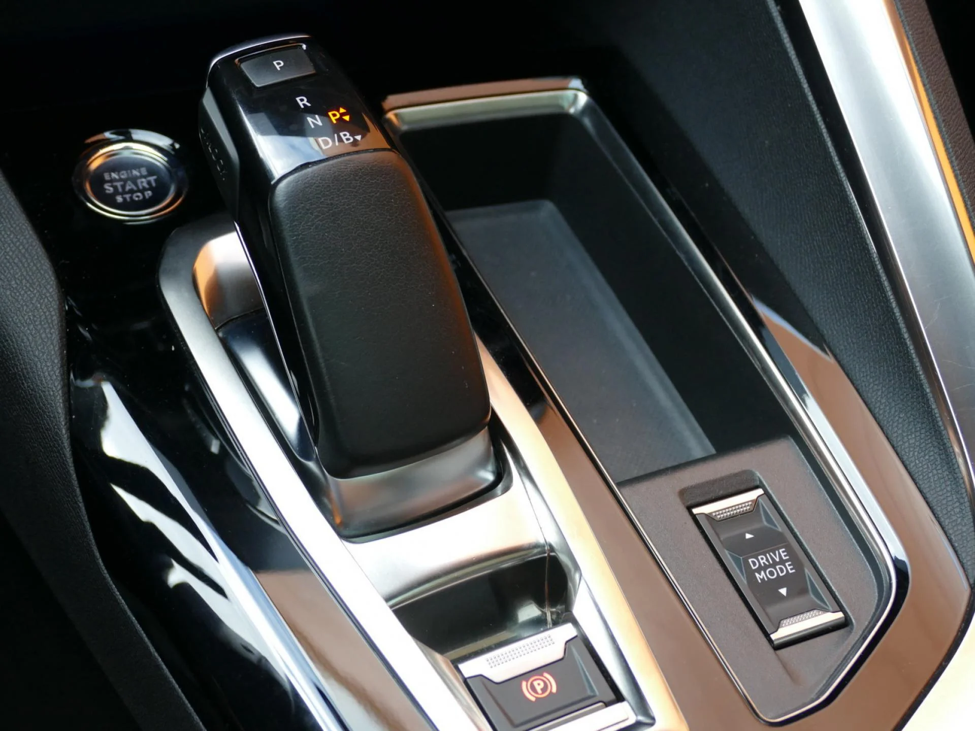 PEUGEOT 3008 - Miniature 22 sur 36 - Cliquer pour voir cette photo