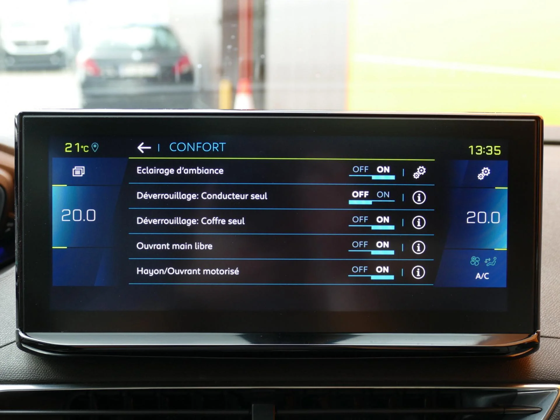 PEUGEOT 3008 - Miniature 13 sur 36 - Cliquer pour voir cette photo
