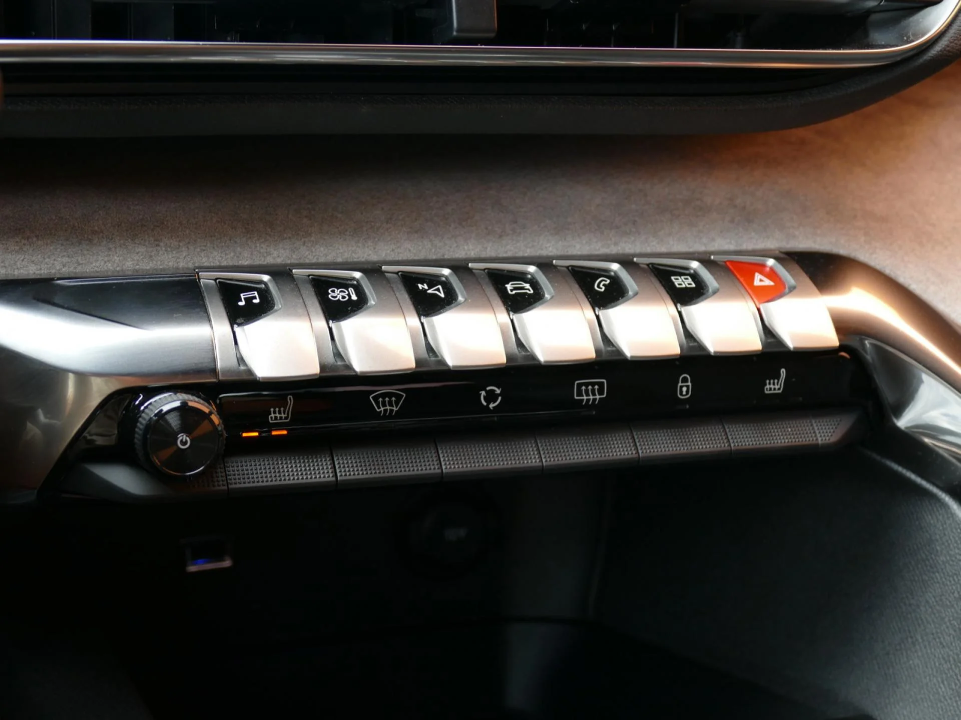 PEUGEOT 3008 - Miniature 14 sur 22 - Cliquer pour voir cette photo