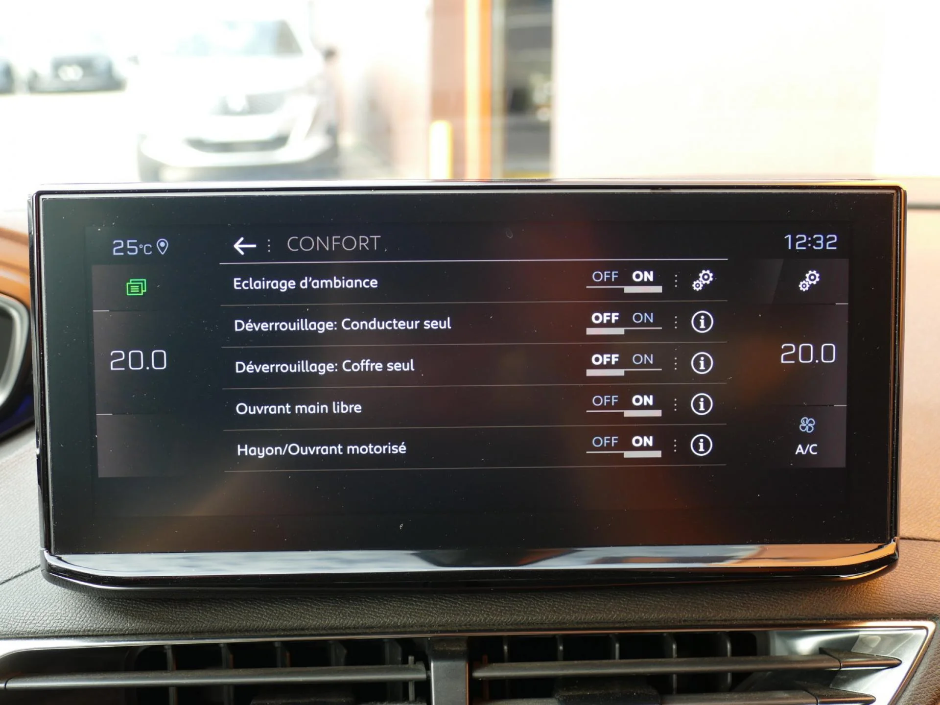 PEUGEOT 3008 - Miniature 10 sur 23 - Cliquer pour voir cette photo