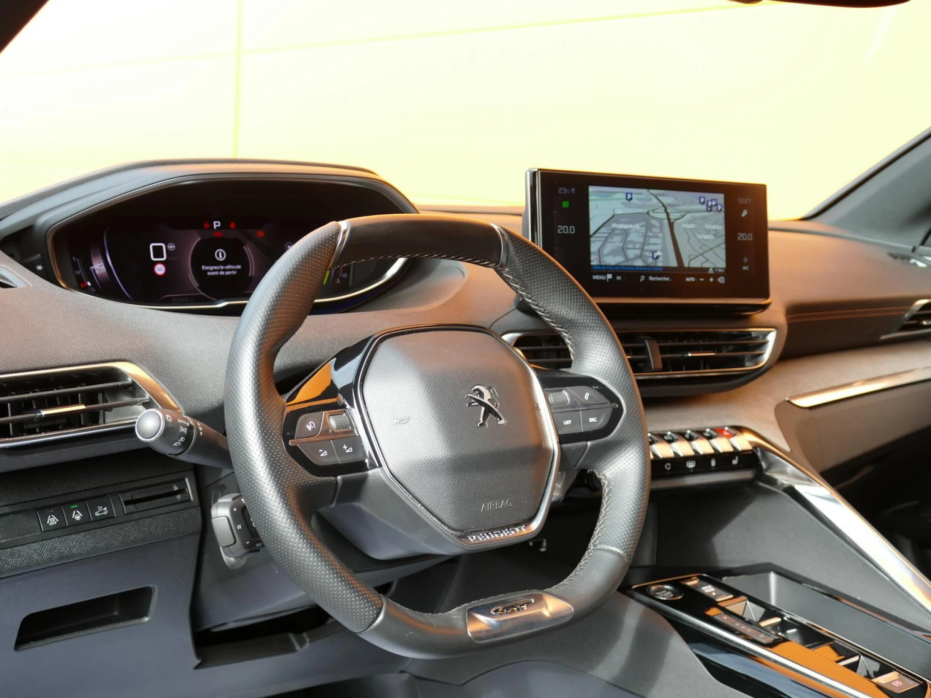 PEUGEOT 3008 - Miniature 18 sur 32 - Cliquer pour voir cette photo