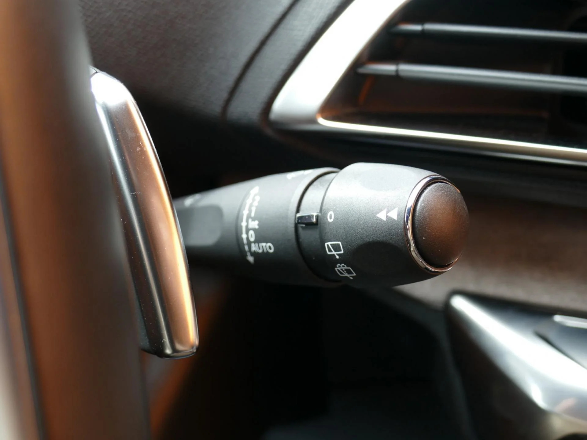 PEUGEOT 3008 - Miniature 21 sur 22 - Cliquer pour voir cette photo