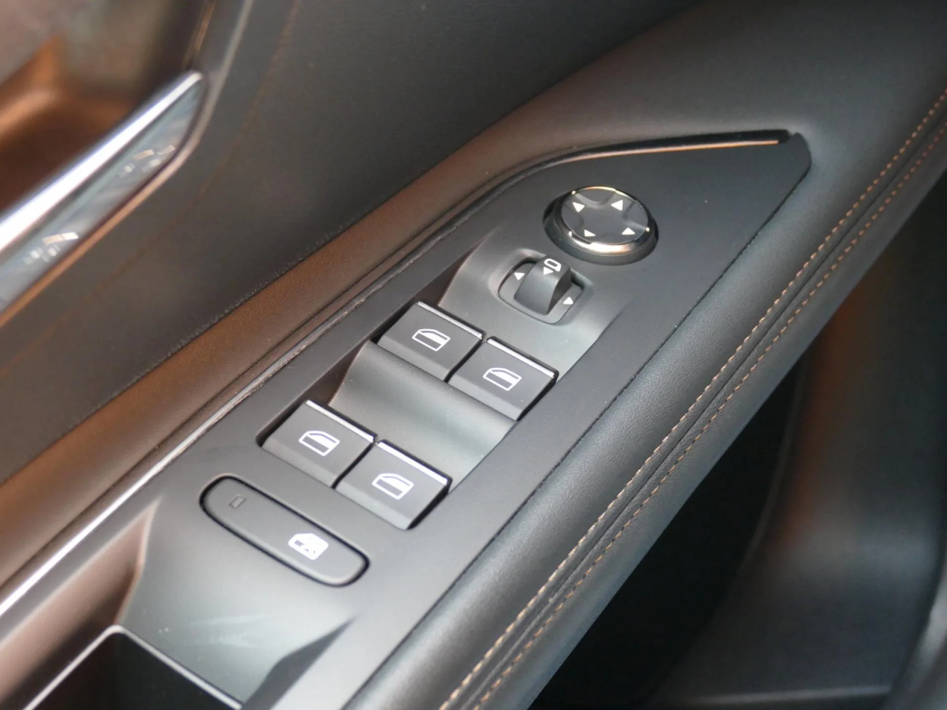 PEUGEOT 3008 - Miniature 20 sur 25 - Cliquer pour voir cette photo