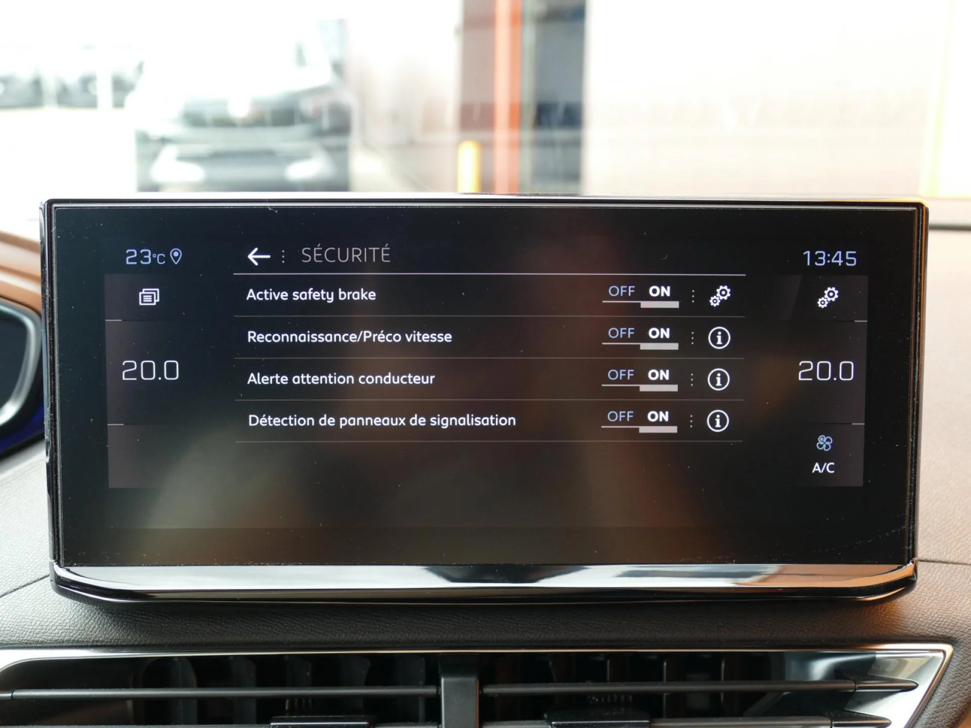 PEUGEOT 3008 - Miniature 13 sur 34 - Cliquer pour voir cette photo