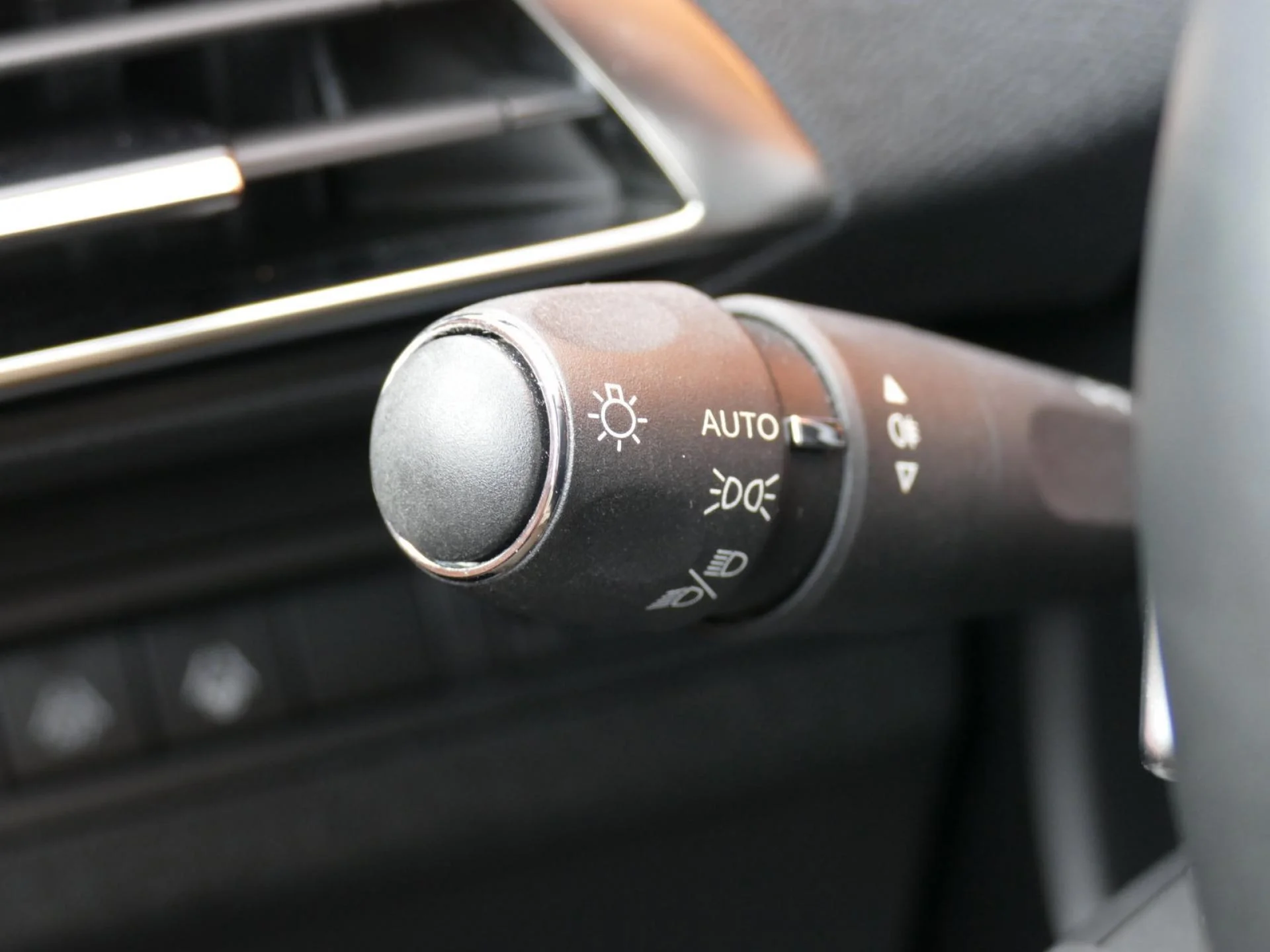 PEUGEOT 3008 - Miniature 24 sur 34 - Cliquer pour voir cette photo