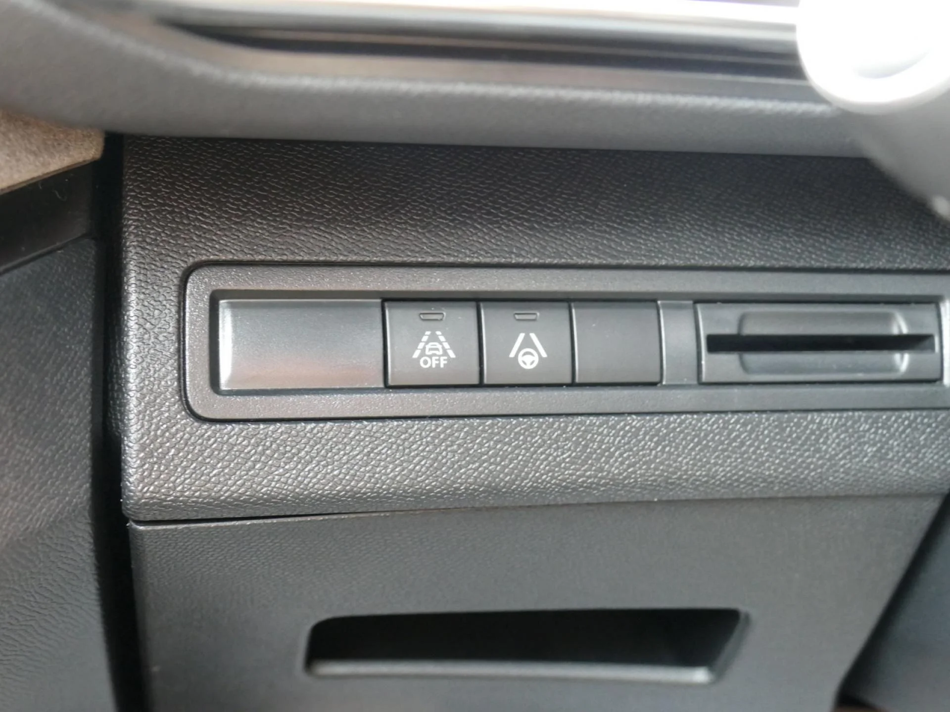 PEUGEOT 3008 - Miniature 21 sur 34 - Cliquer pour voir cette photo