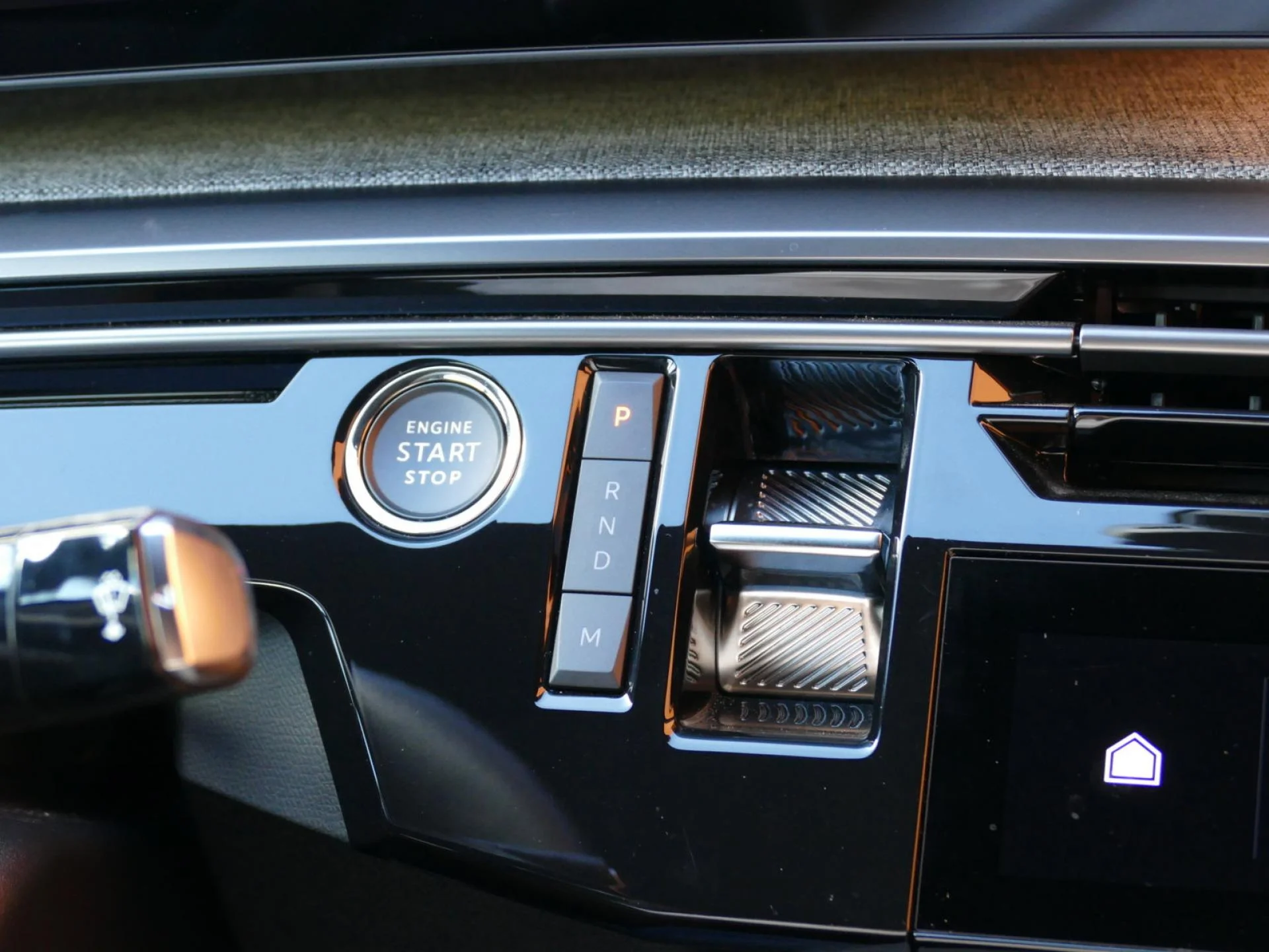 PEUGEOT 3008 - Miniature 21 sur 35 - Cliquer pour voir cette photo