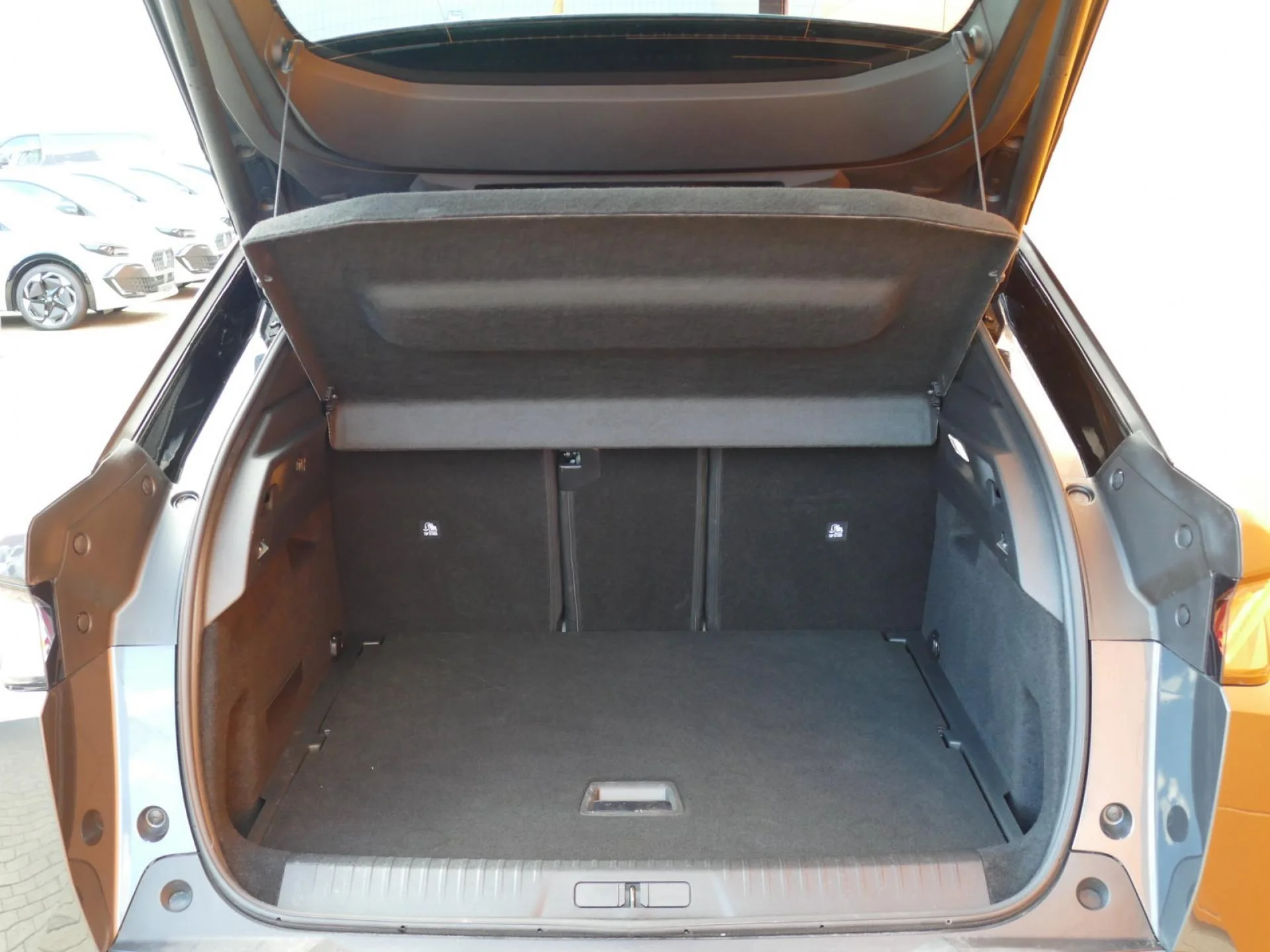 PEUGEOT 3008 - Miniature 8 sur 35 - Cliquer pour voir cette photo