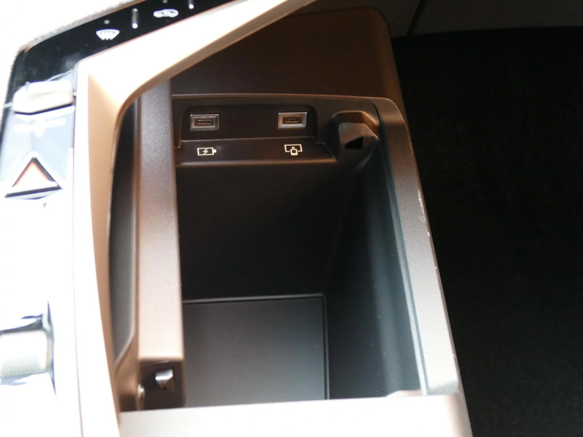 PEUGEOT 3008 - Miniature 22 sur 35 - Cliquer pour voir cette photo