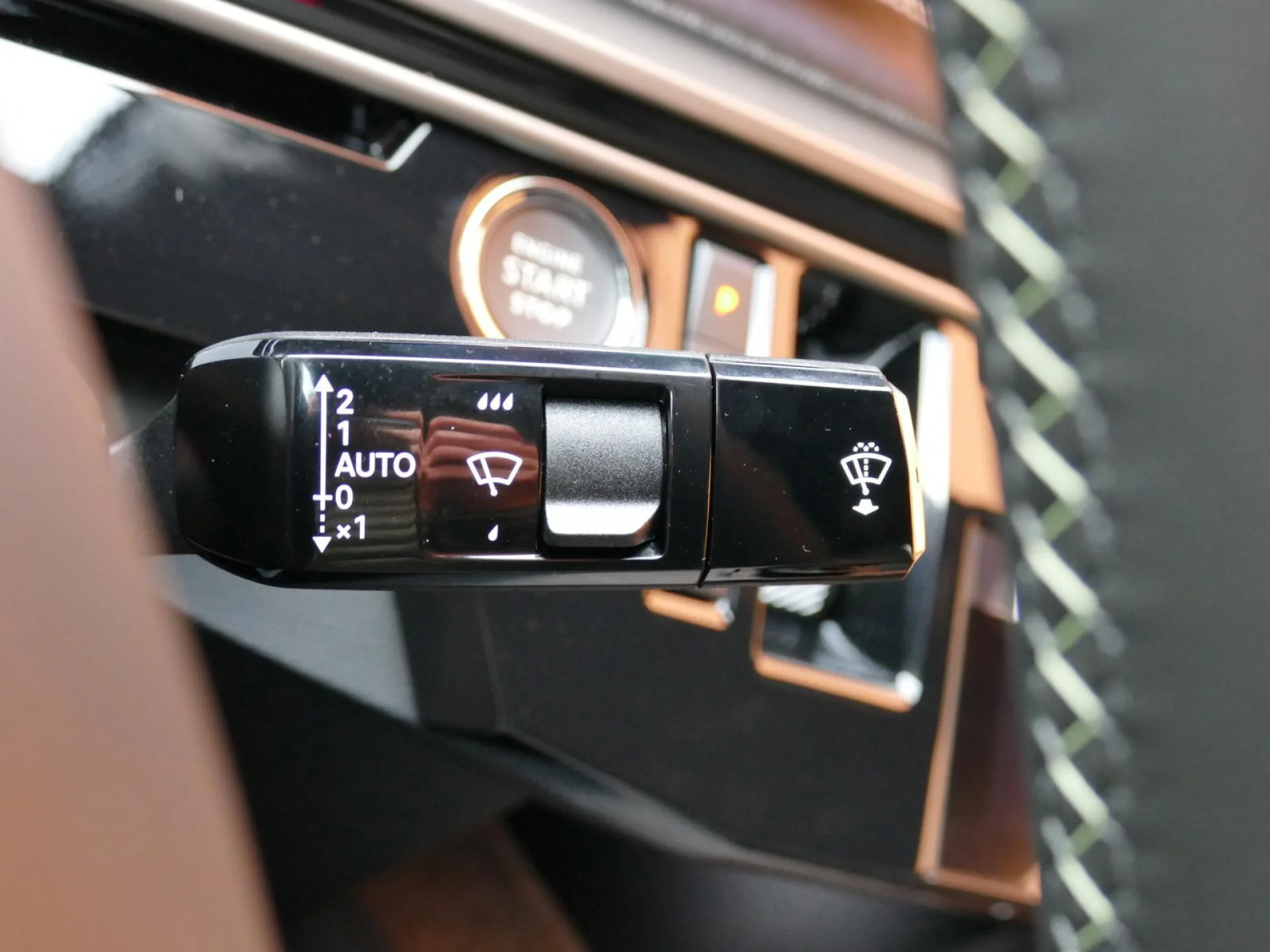 PEUGEOT 3008 - Miniature 28 sur 35 - Cliquer pour voir cette photo