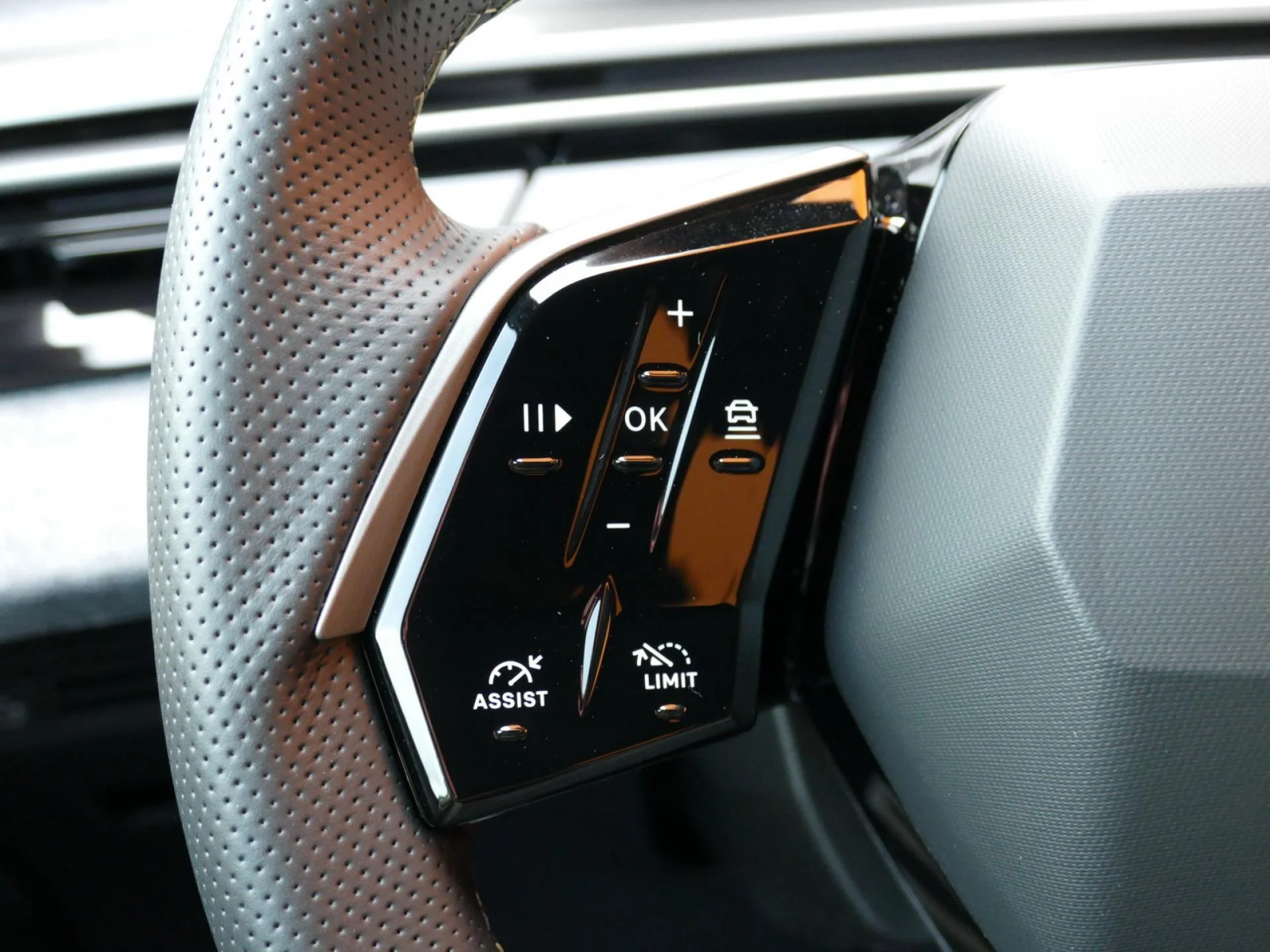 PEUGEOT 3008 - Miniature 18 sur 35 - Cliquer pour voir cette photo