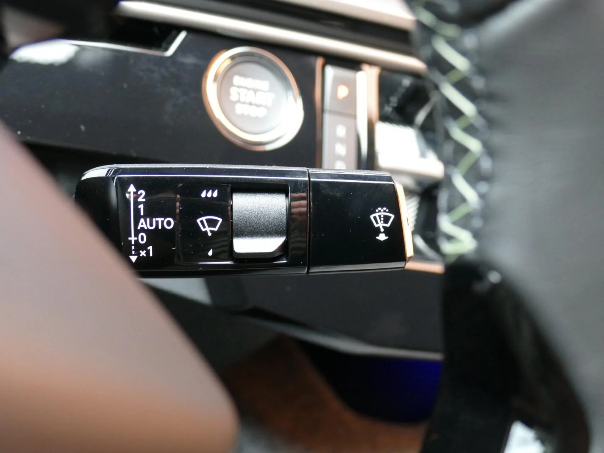 PEUGEOT 3008 - Miniature 26 sur 32 - Cliquer pour voir cette photo