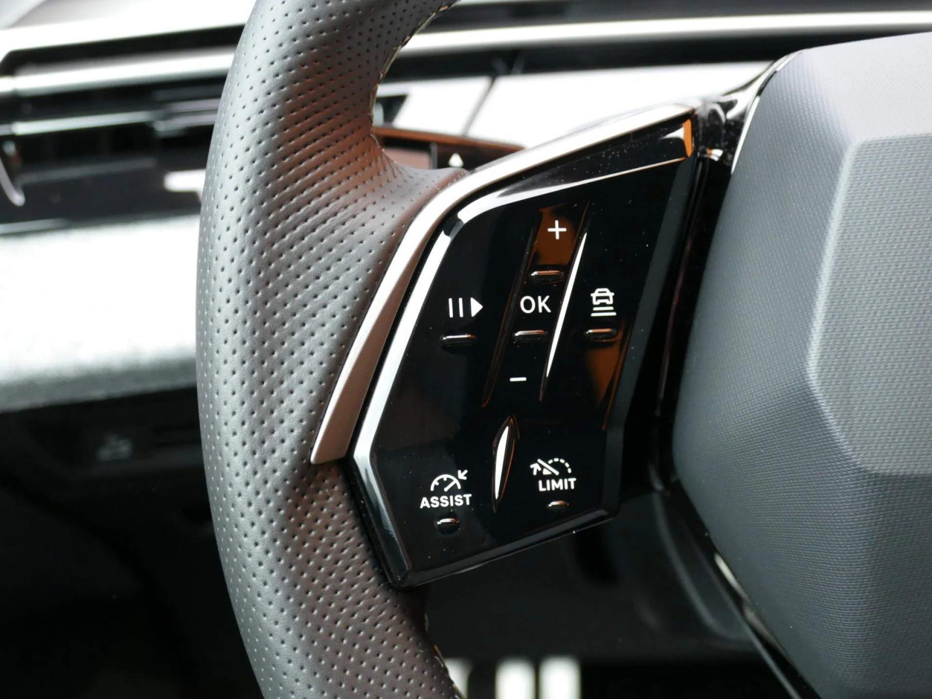 PEUGEOT 3008 - Miniature 18 sur 32 - Cliquer pour voir cette photo