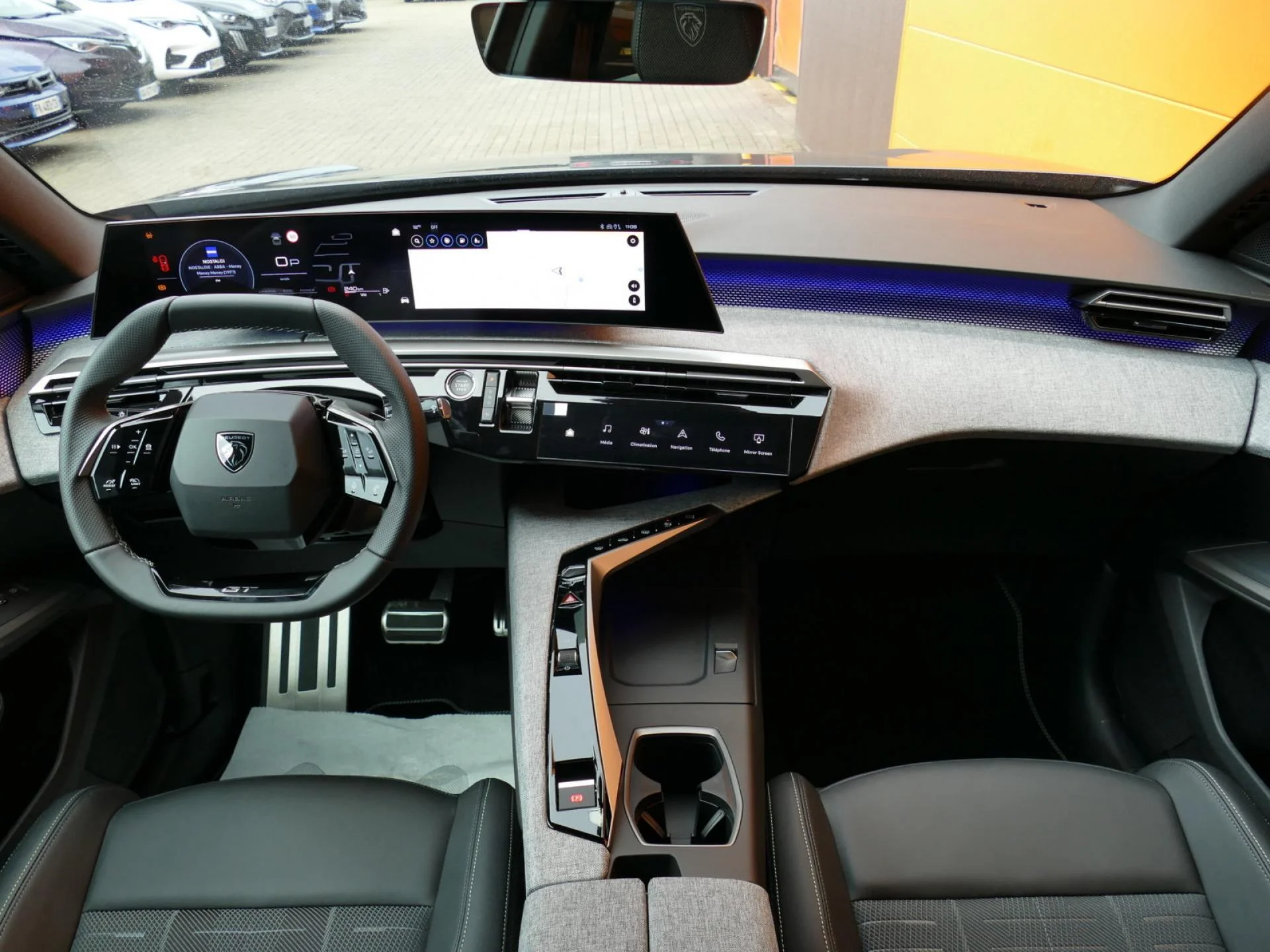PEUGEOT 3008 - Miniature 5 sur 32 - Cliquer pour voir cette photo