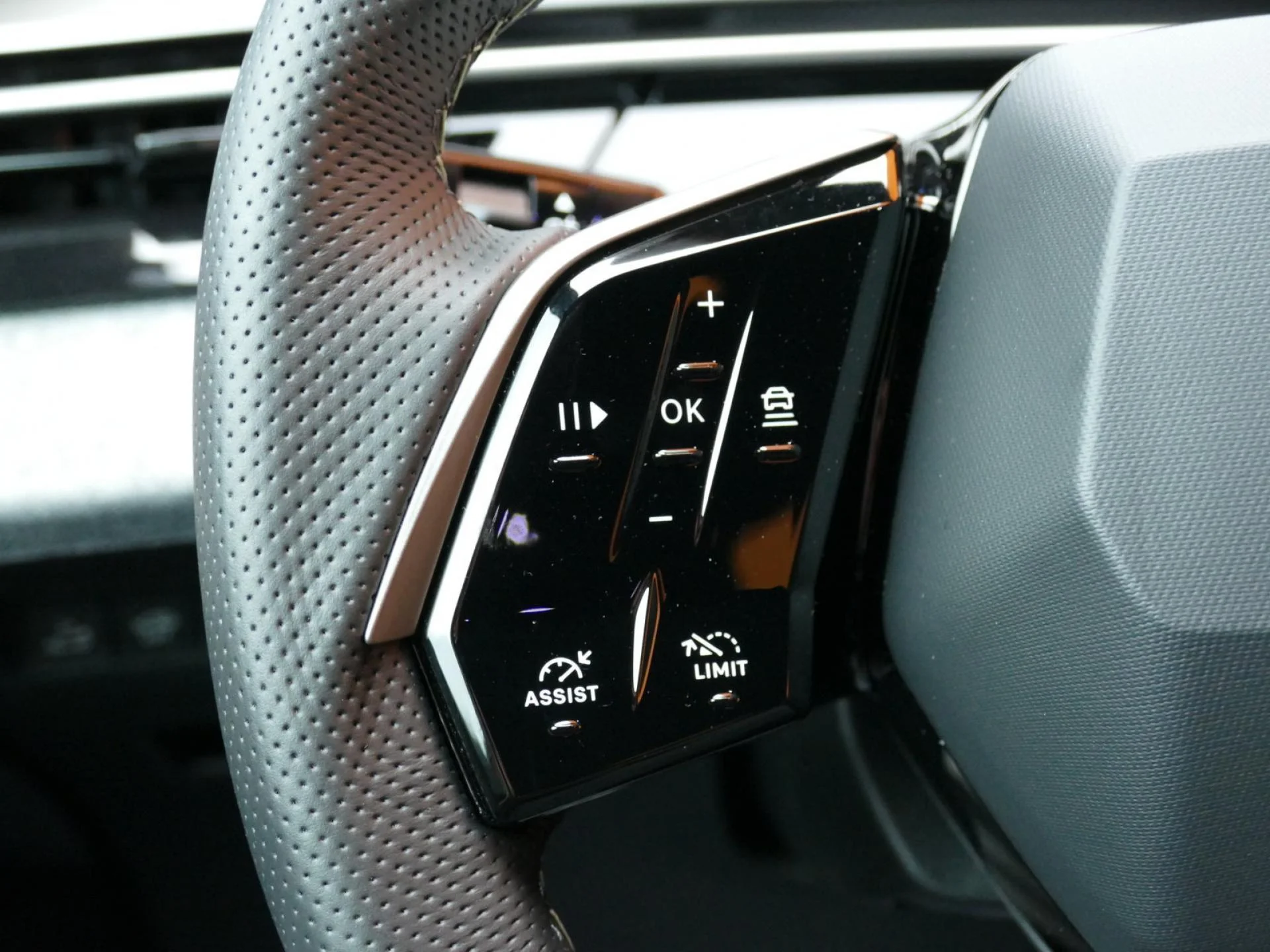 PEUGEOT 3008 - Miniature 17 sur 32 - Cliquer pour voir cette photo