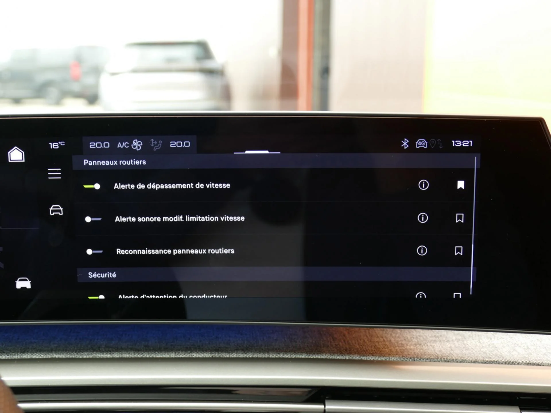 PEUGEOT 3008 - Miniature 14 sur 41 - Cliquer pour voir cette photo