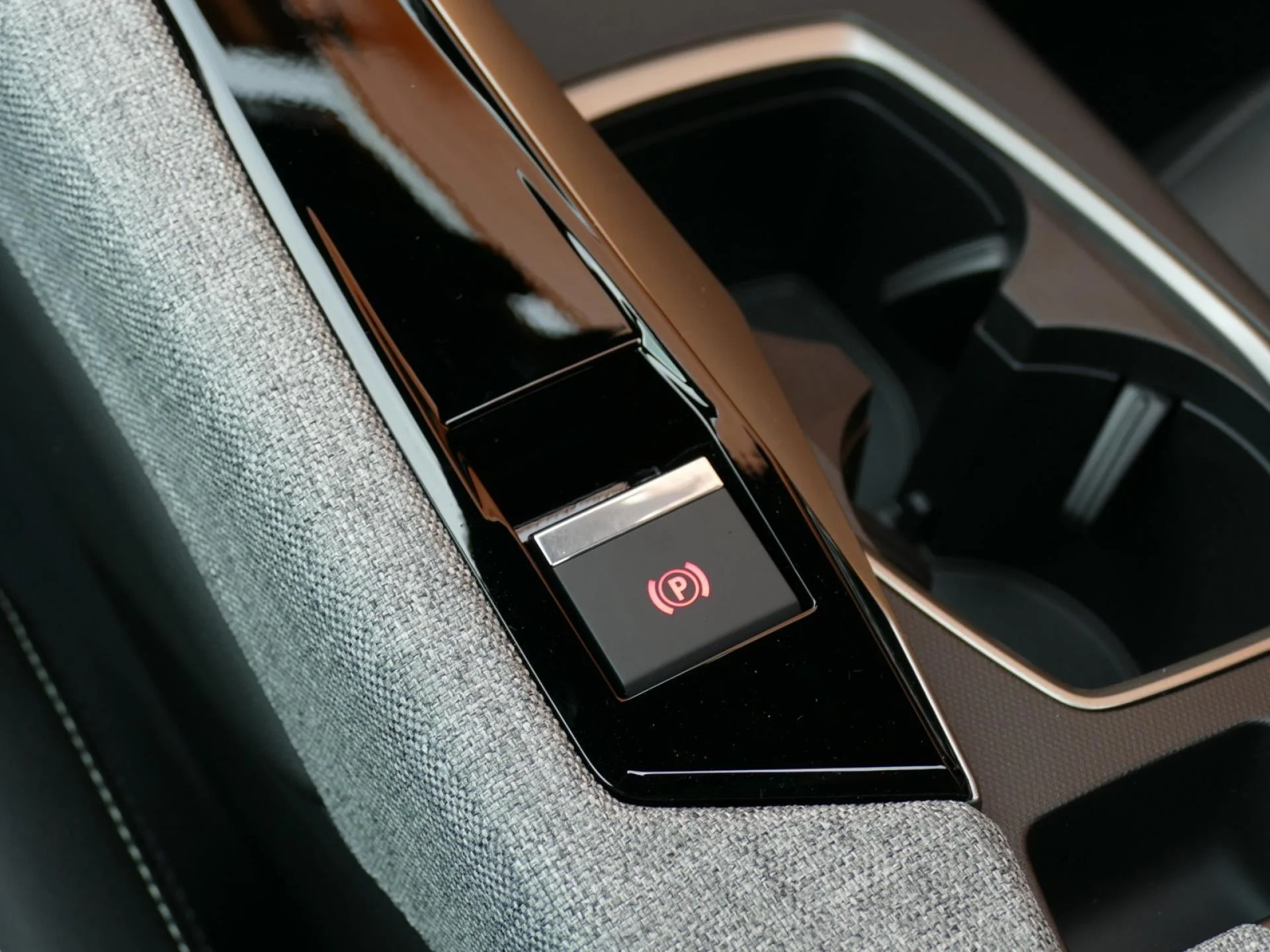 PEUGEOT 3008 - Miniature 25 sur 41 - Cliquer pour voir cette photo