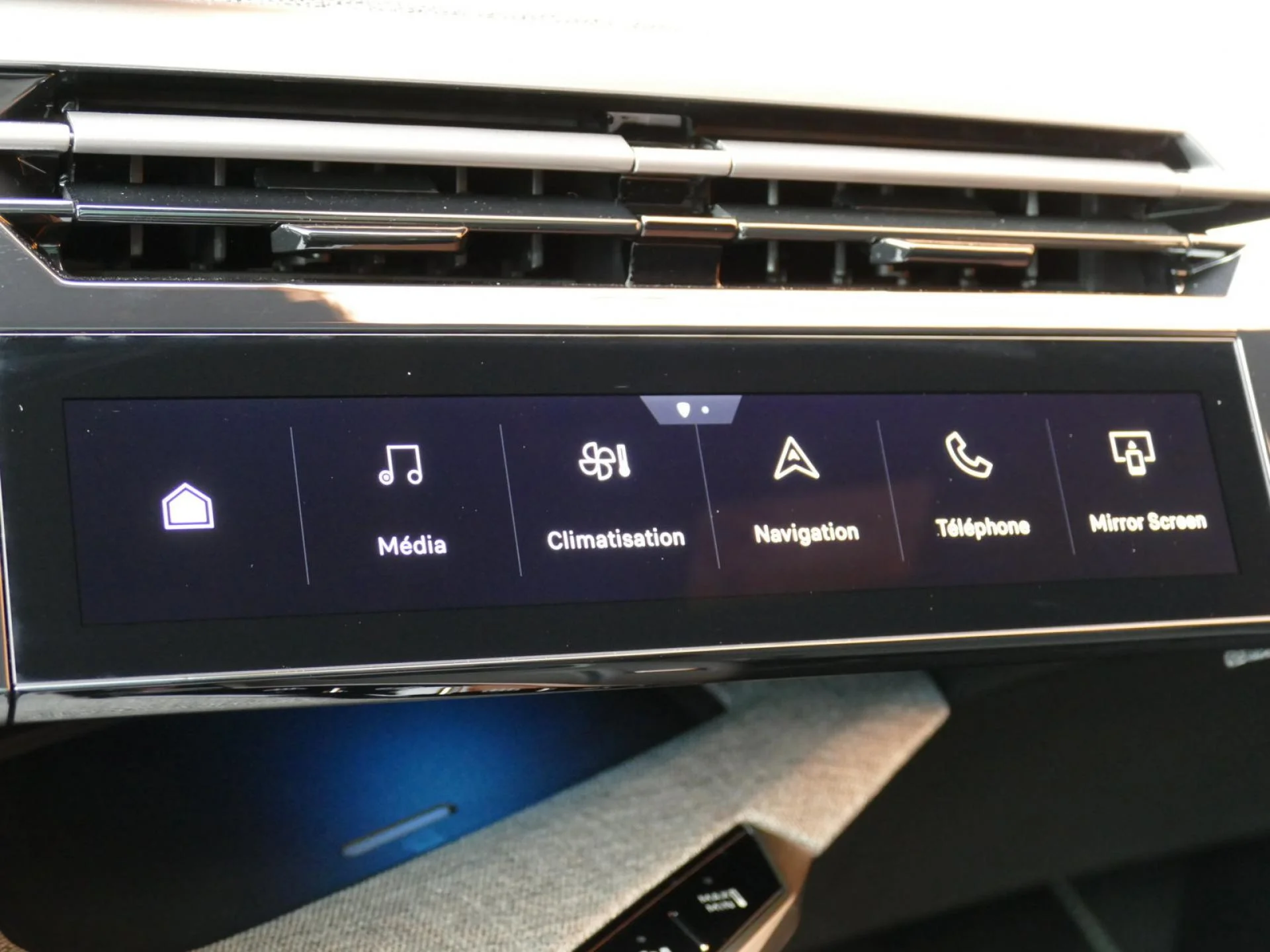 PEUGEOT 3008 - Miniature 18 sur 41 - Cliquer pour voir cette photo