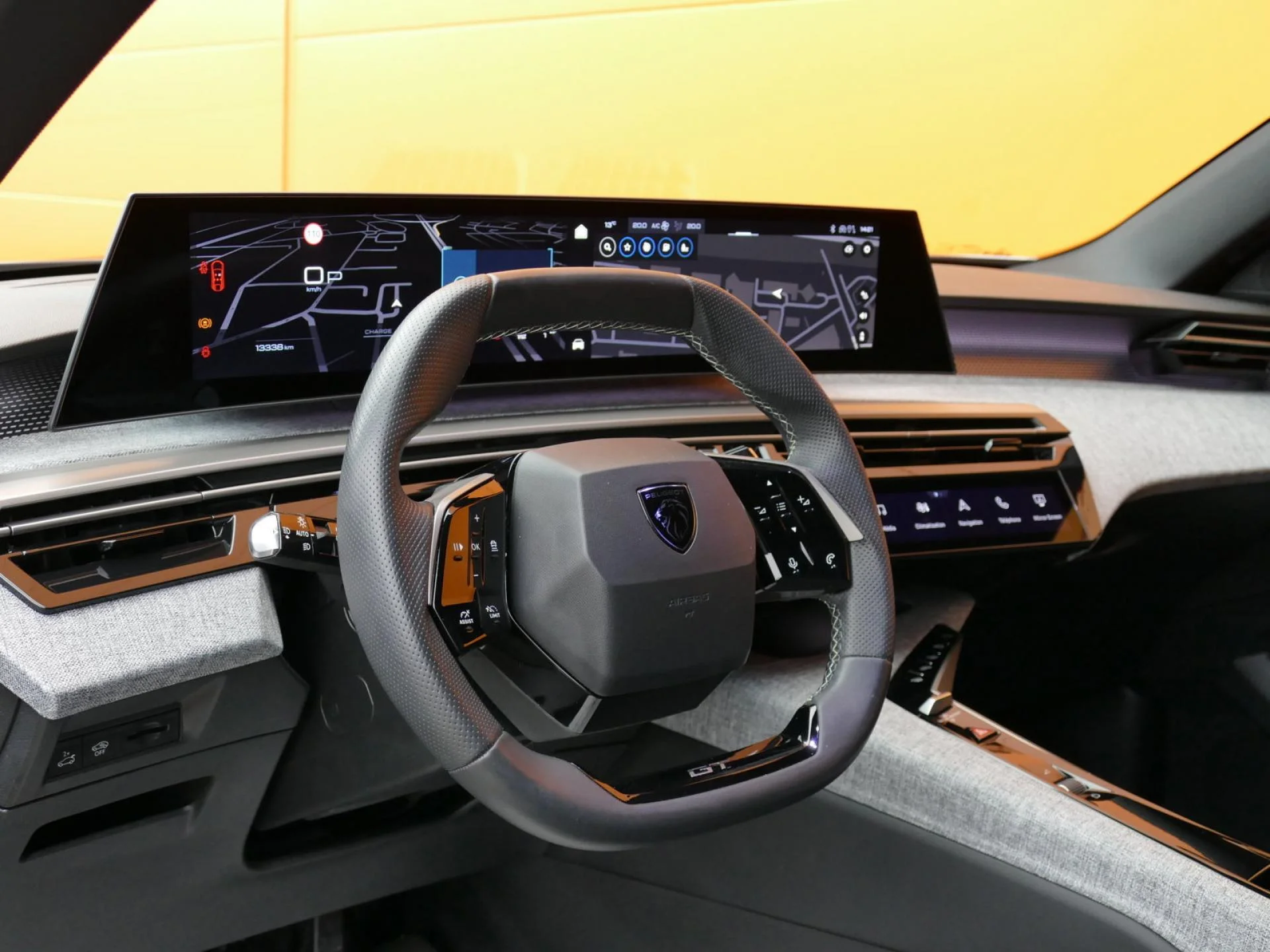 PEUGEOT 3008 - Miniature 17 sur 36 - Cliquer pour voir cette photo