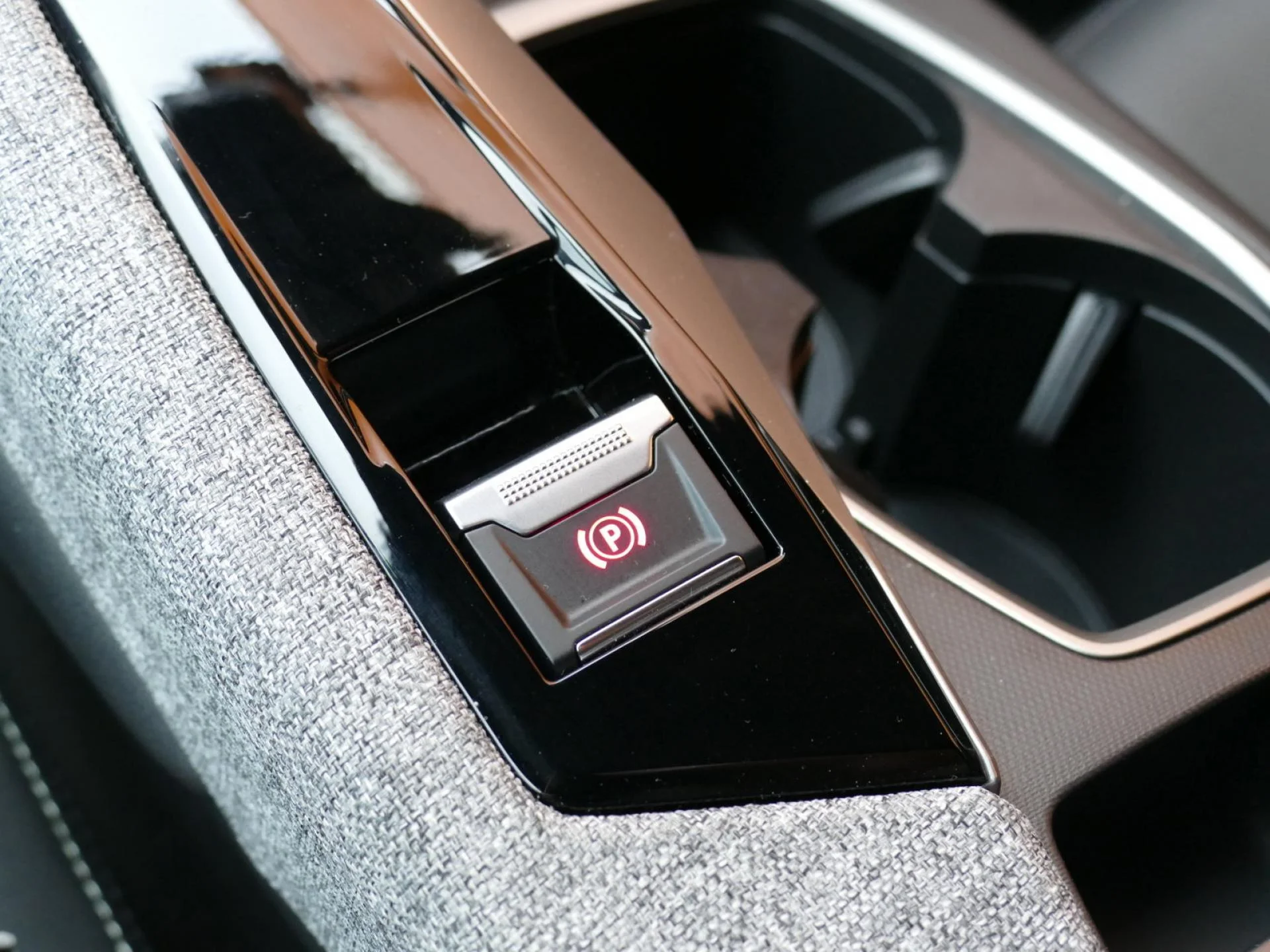 PEUGEOT 3008 - Miniature 22 sur 36 - Cliquer pour voir cette photo
