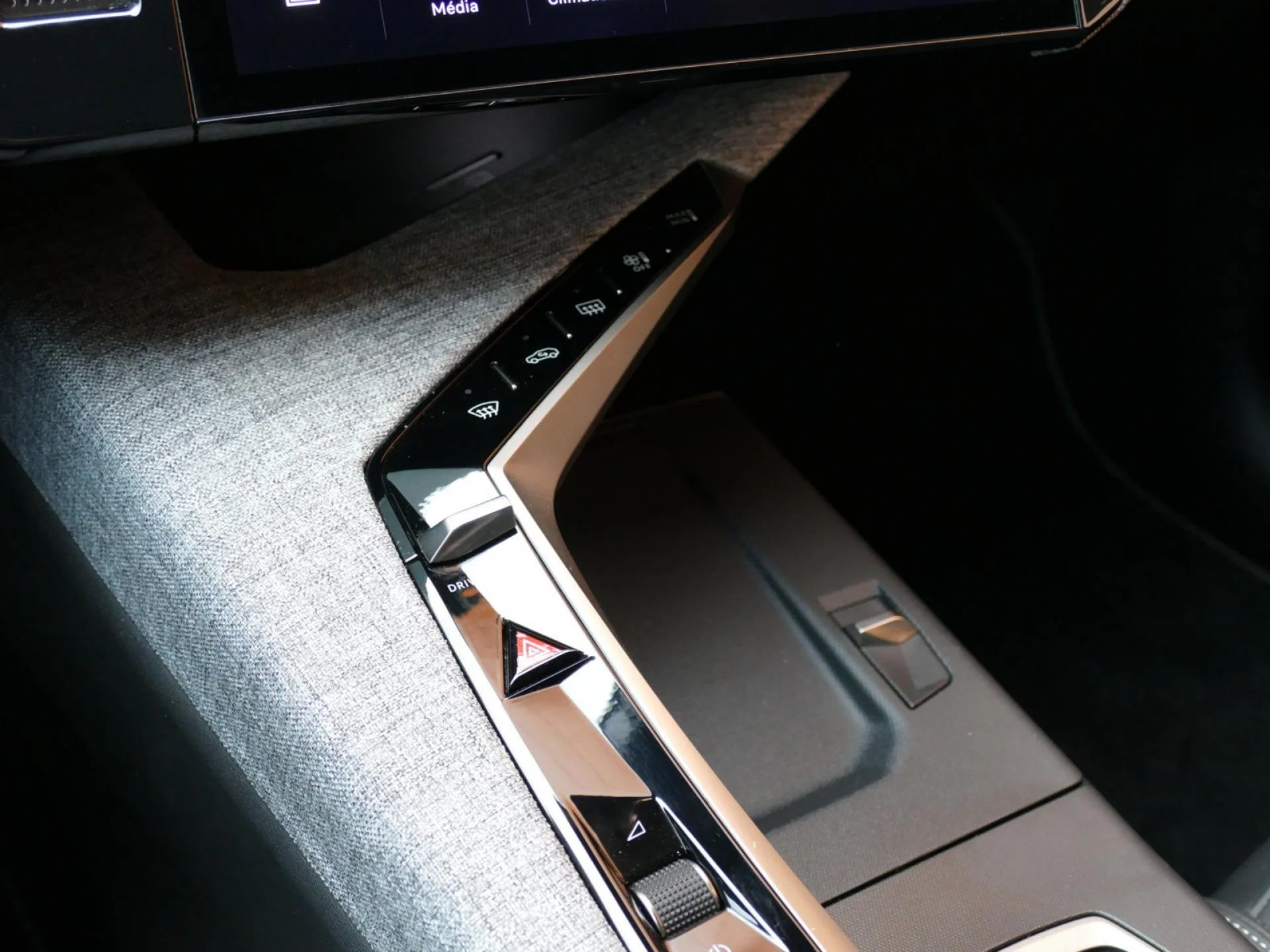 PEUGEOT 3008 - Miniature 23 sur 36 - Cliquer pour voir cette photo