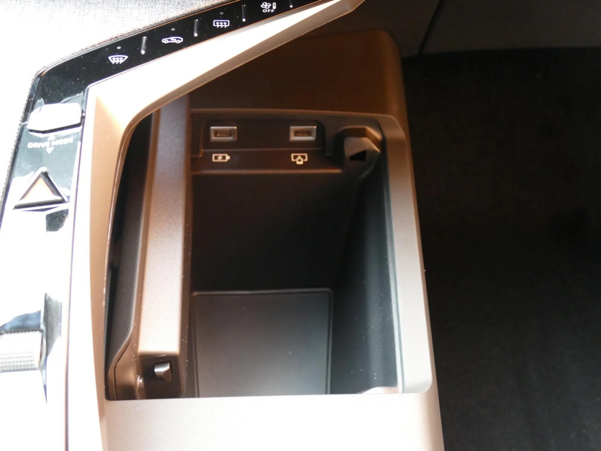 PEUGEOT 3008 - Miniature 25 sur 35 - Cliquer pour voir cette photo