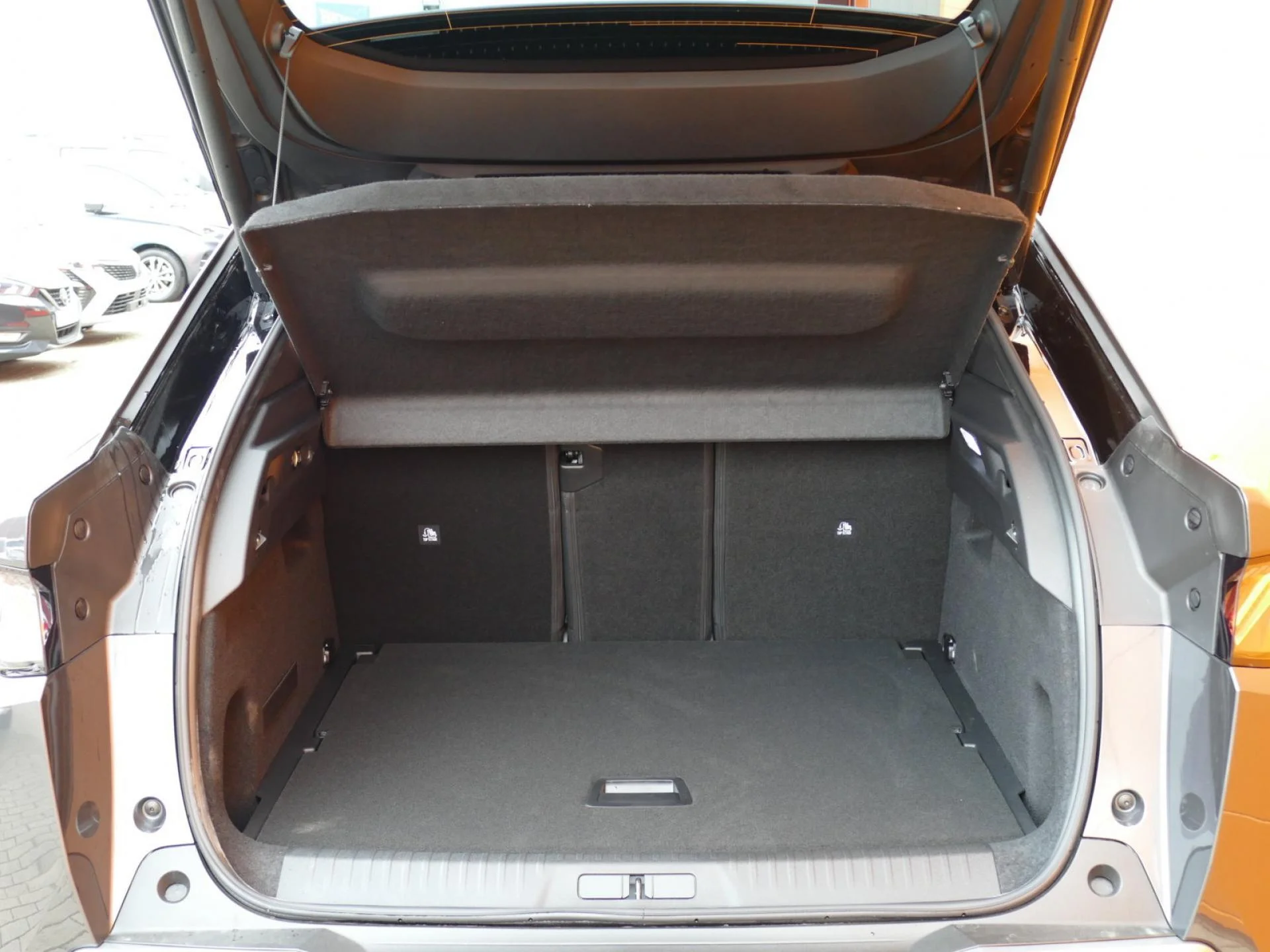 PEUGEOT 3008 - Miniature 9 sur 41 - Cliquer pour voir cette photo