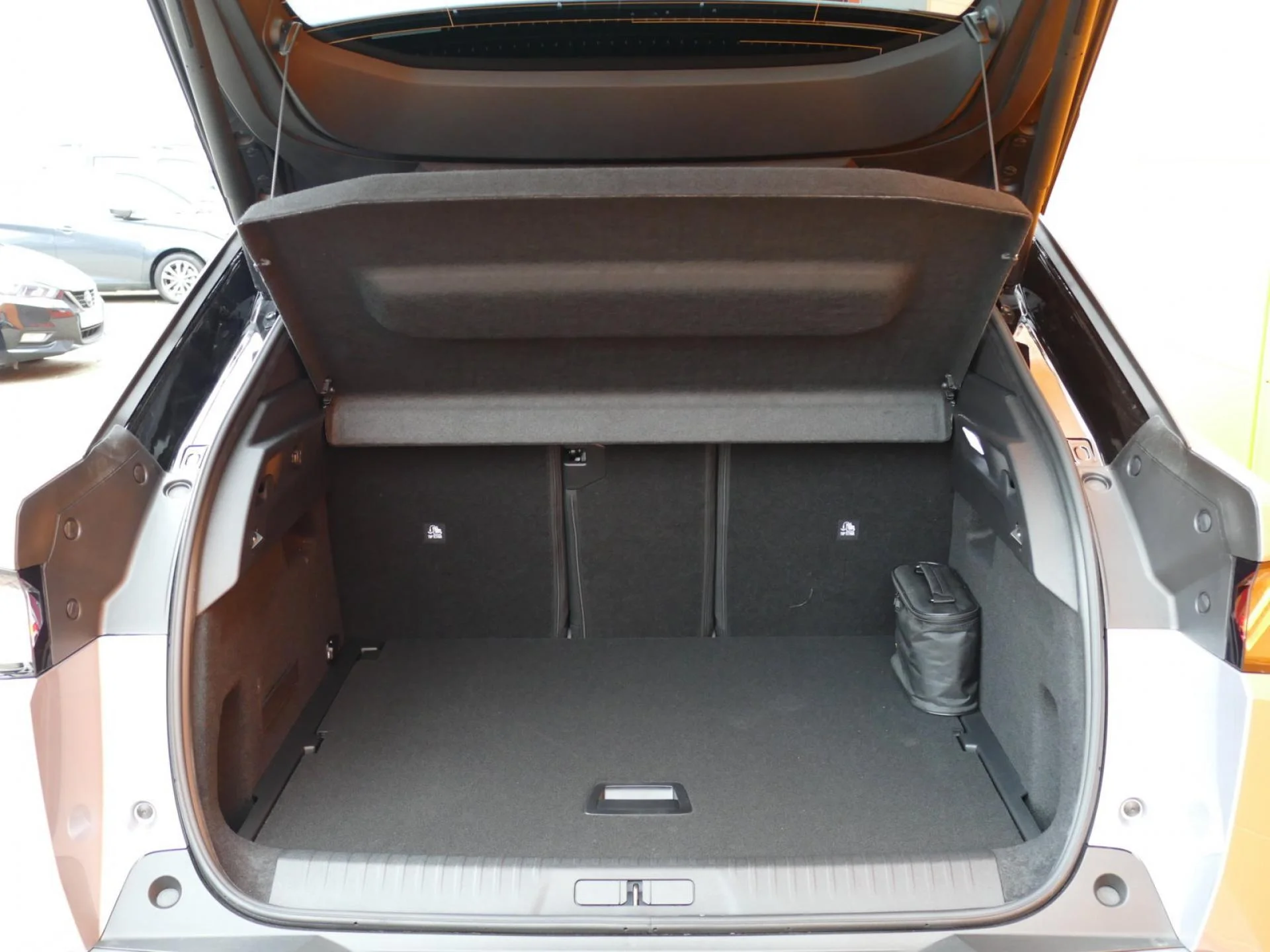 PEUGEOT 3008 - Miniature 5 sur 37 - Cliquer pour voir cette photo